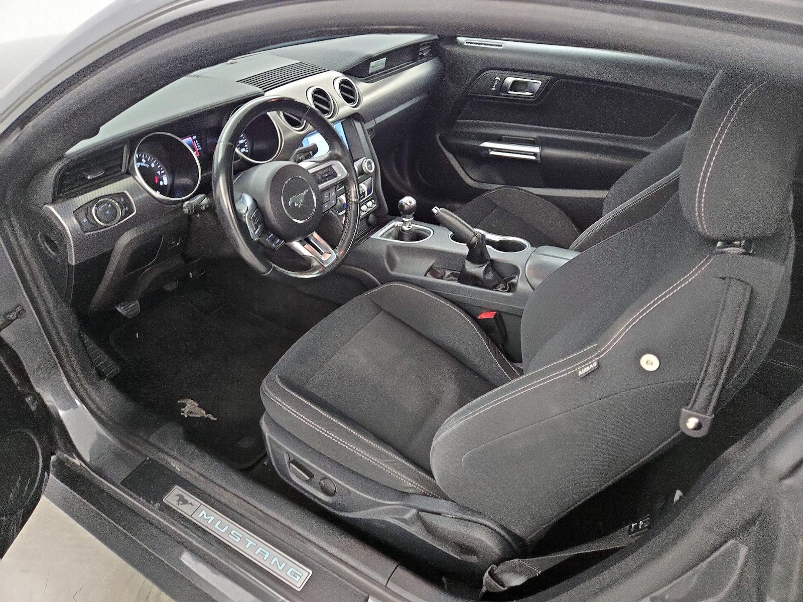 2021 Ford Mustang GT - Photo 12