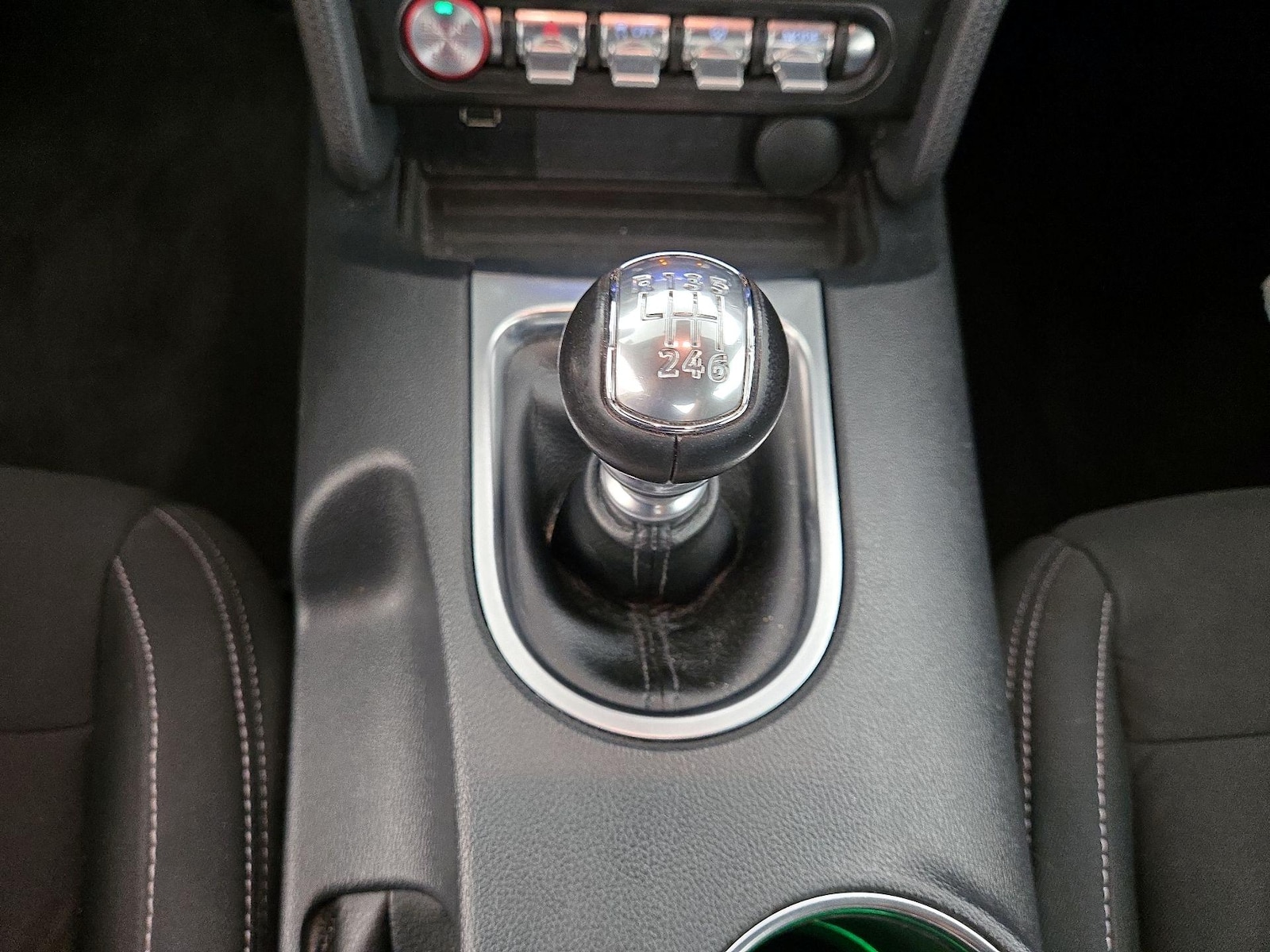 2021 Ford Mustang GT - Photo 18