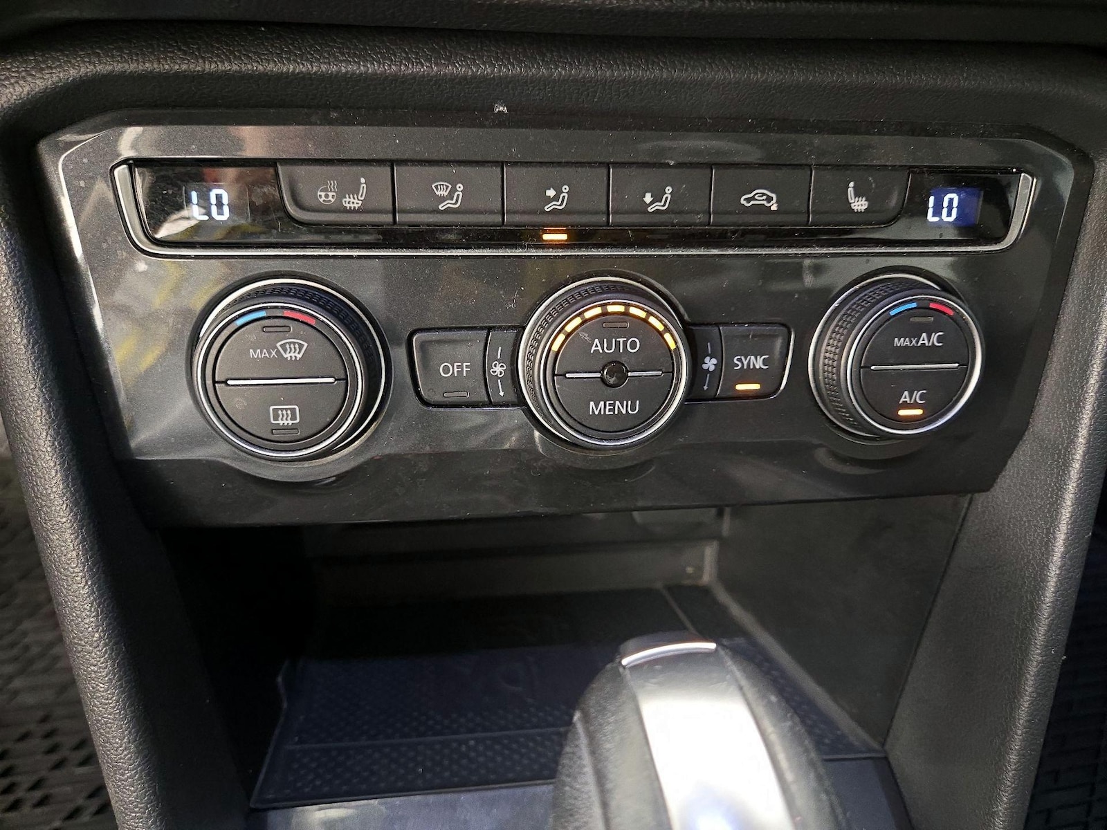 2020 Volkswagen Tiguan SEL - Photo 18