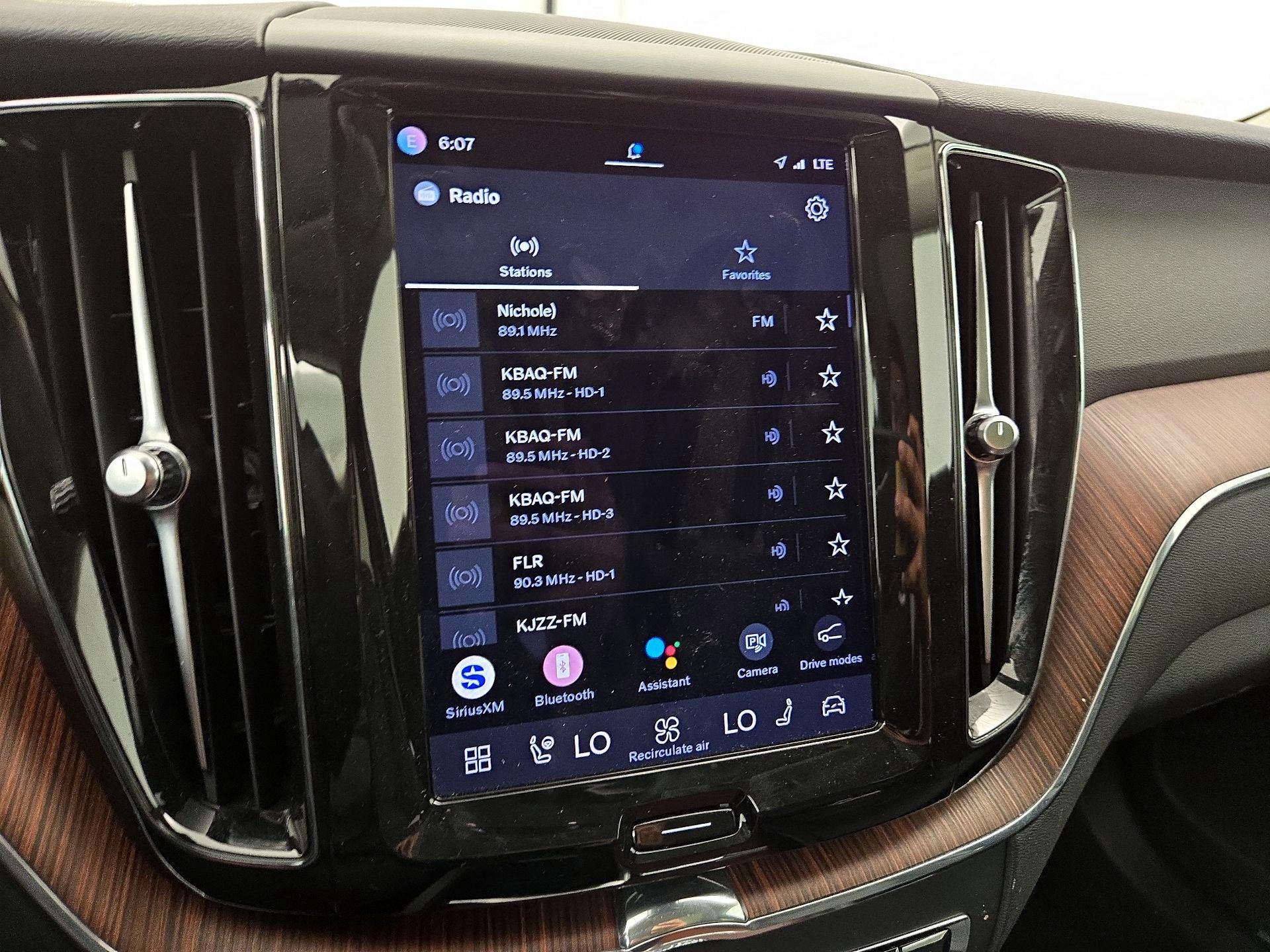 Thumbnail: 2023 Volvo XC60 - 16