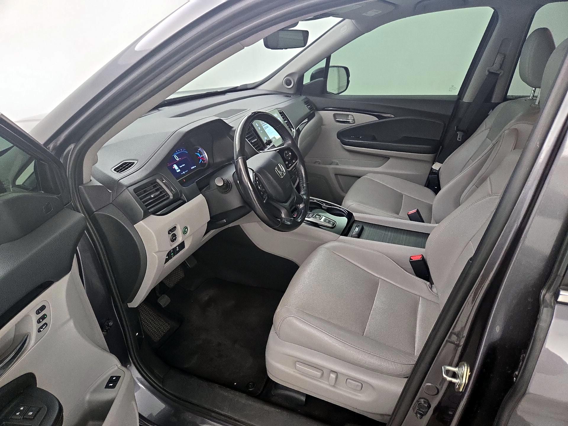 Thumbnail: 2019 Honda Pilot - 11