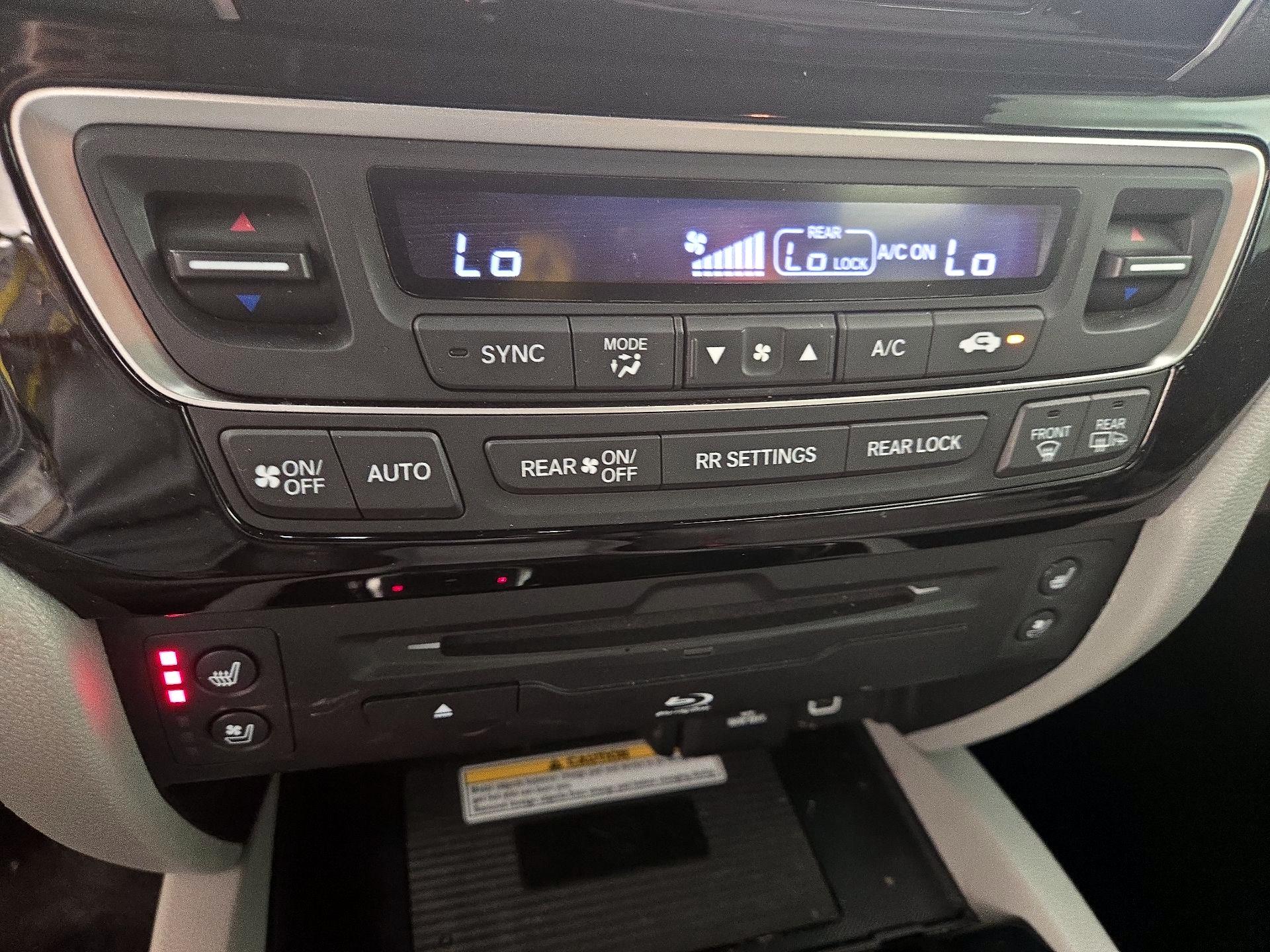 Thumbnail: 2019 Honda Pilot - 17
