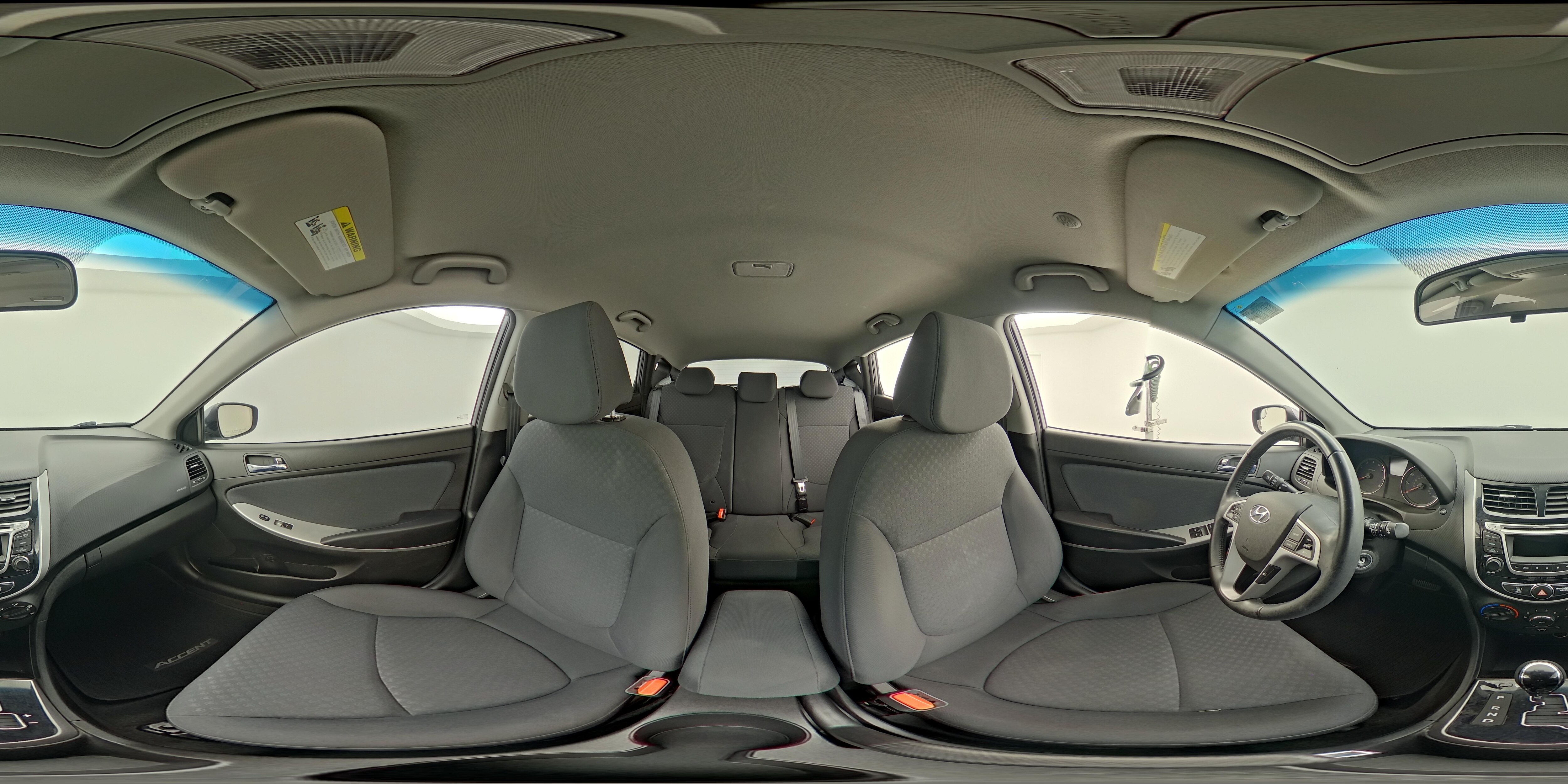 2014 Hyundai Accent SE - Photo 24