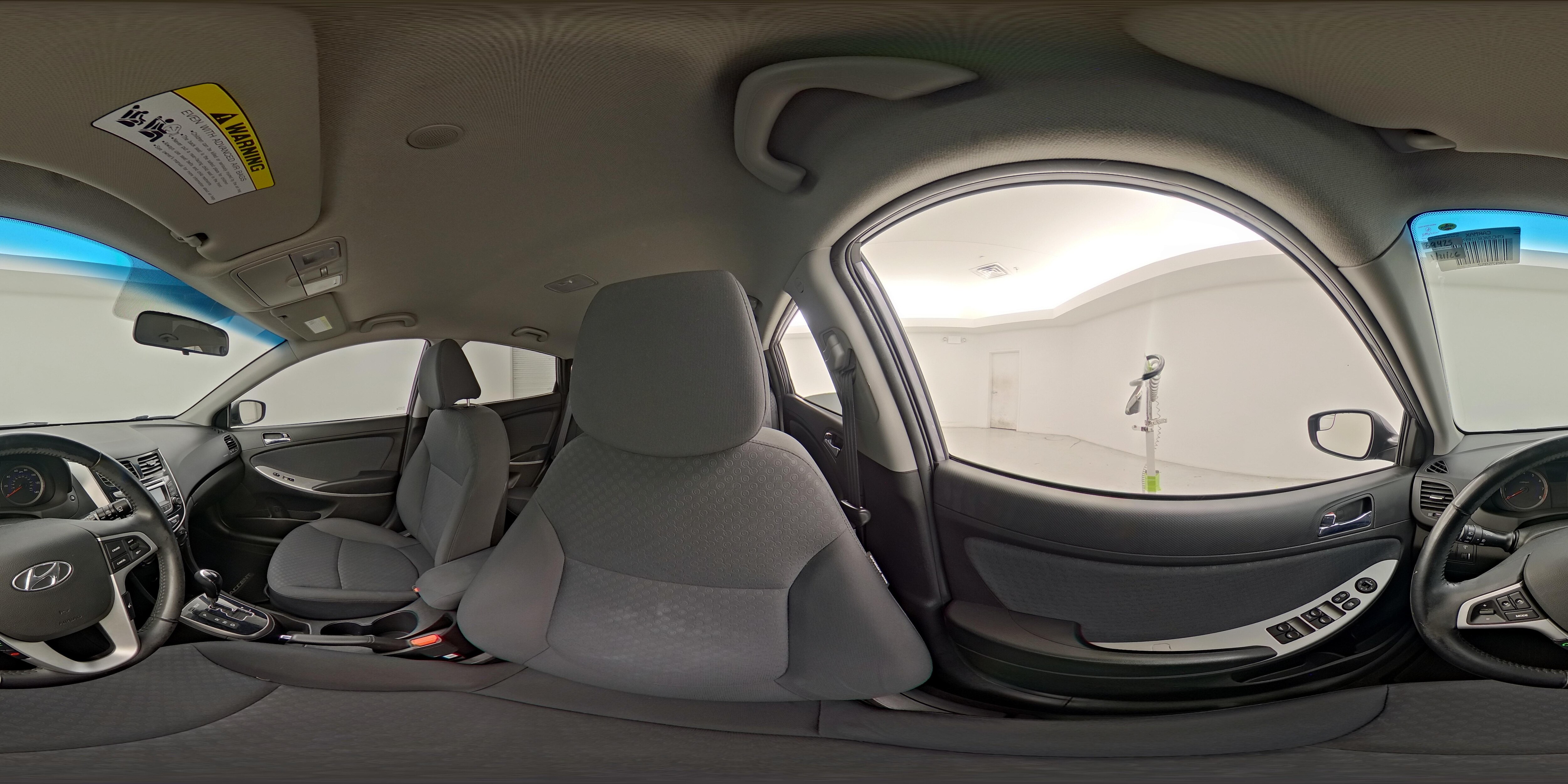 2014 Hyundai Accent SE - Photo 26