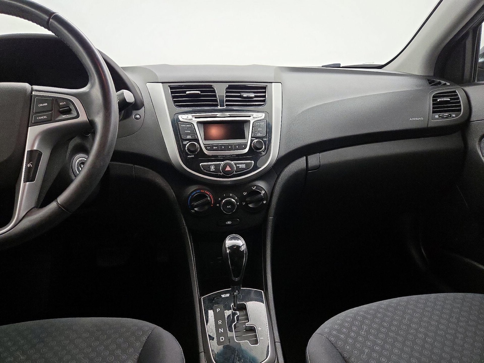 2014 Hyundai Accent SE - Photo 10