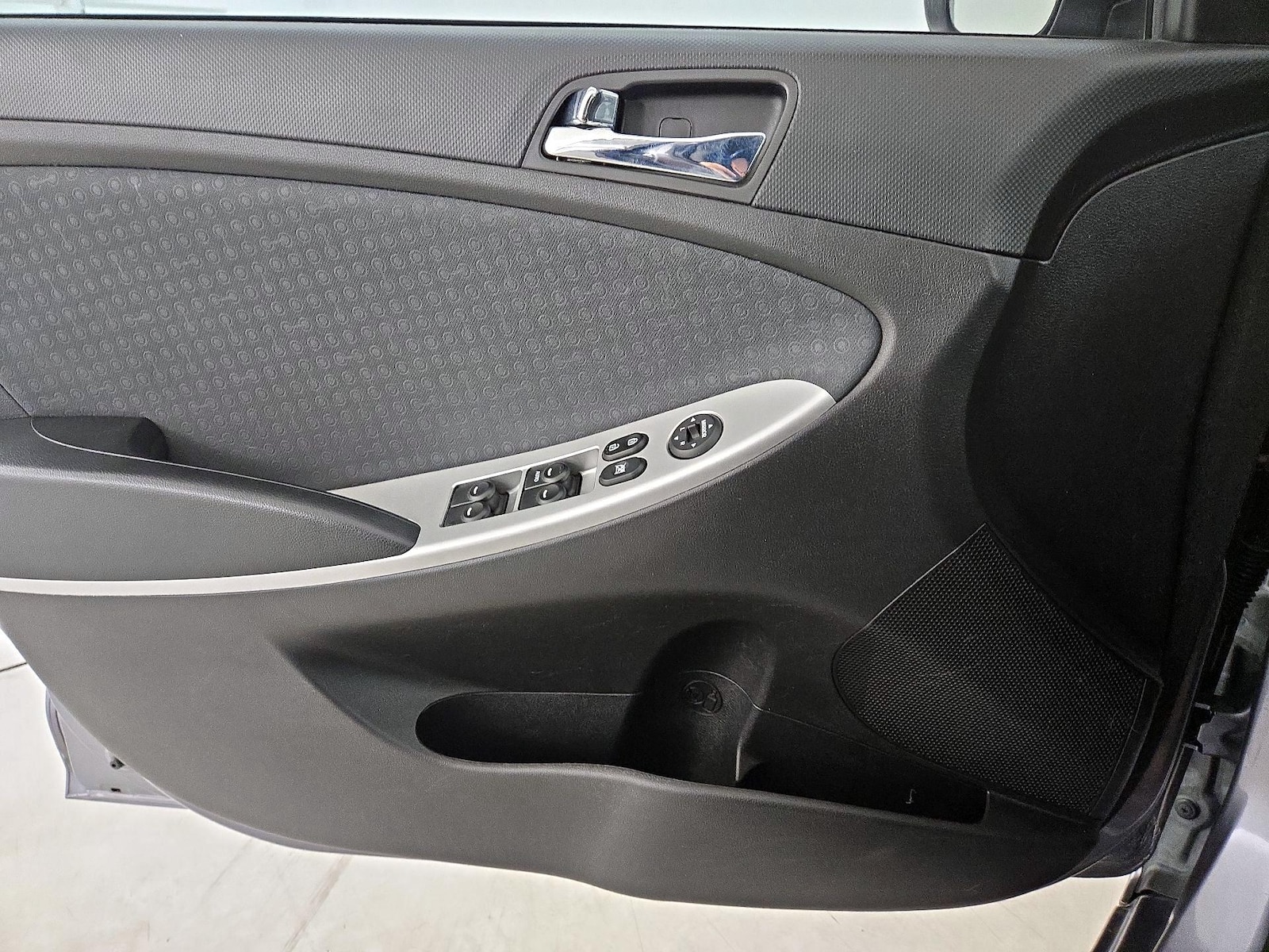 2014 Hyundai Accent SE - Photo 13