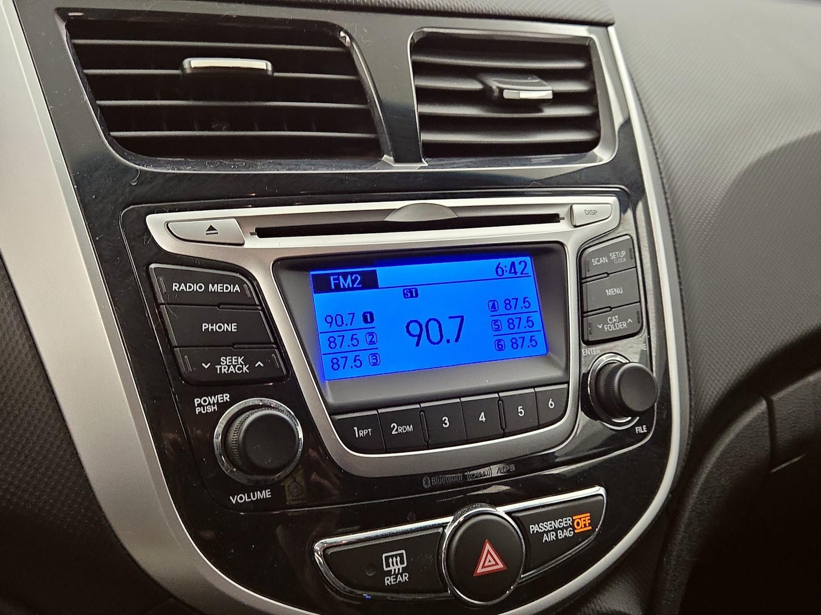 2014 Hyundai Accent SE - Photo 15