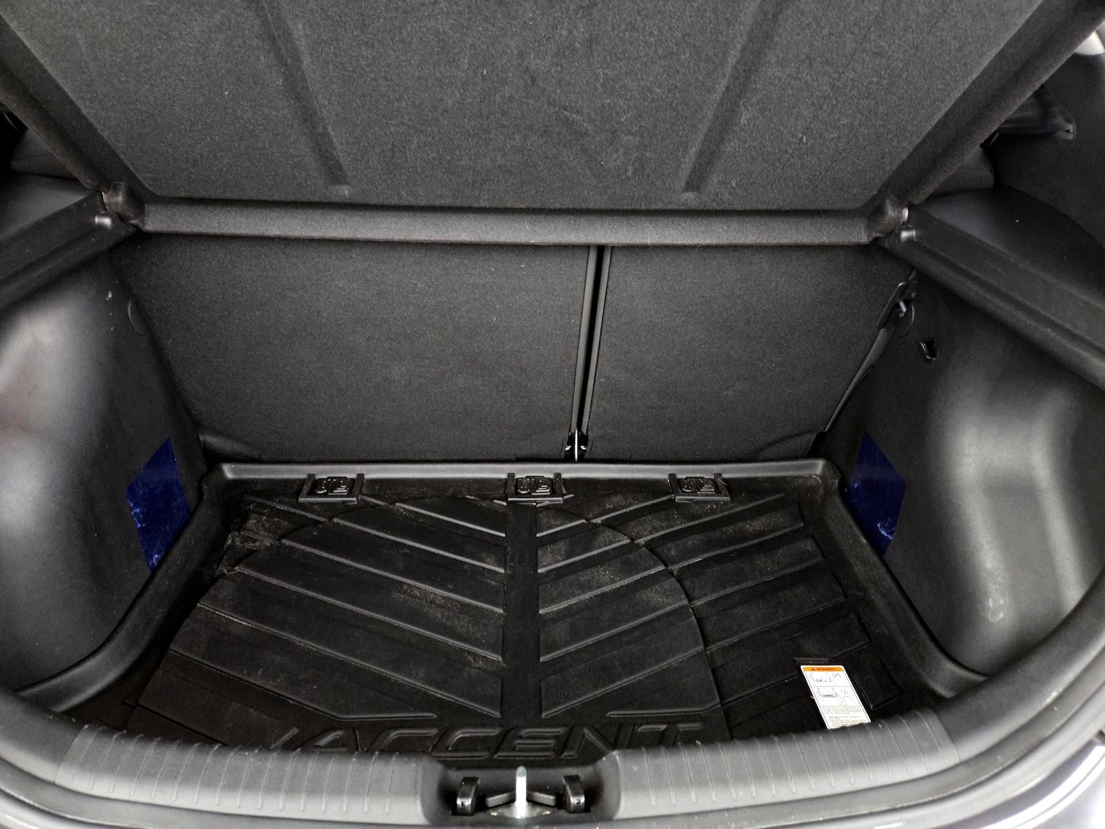 2014 Hyundai Accent SE - Photo 20