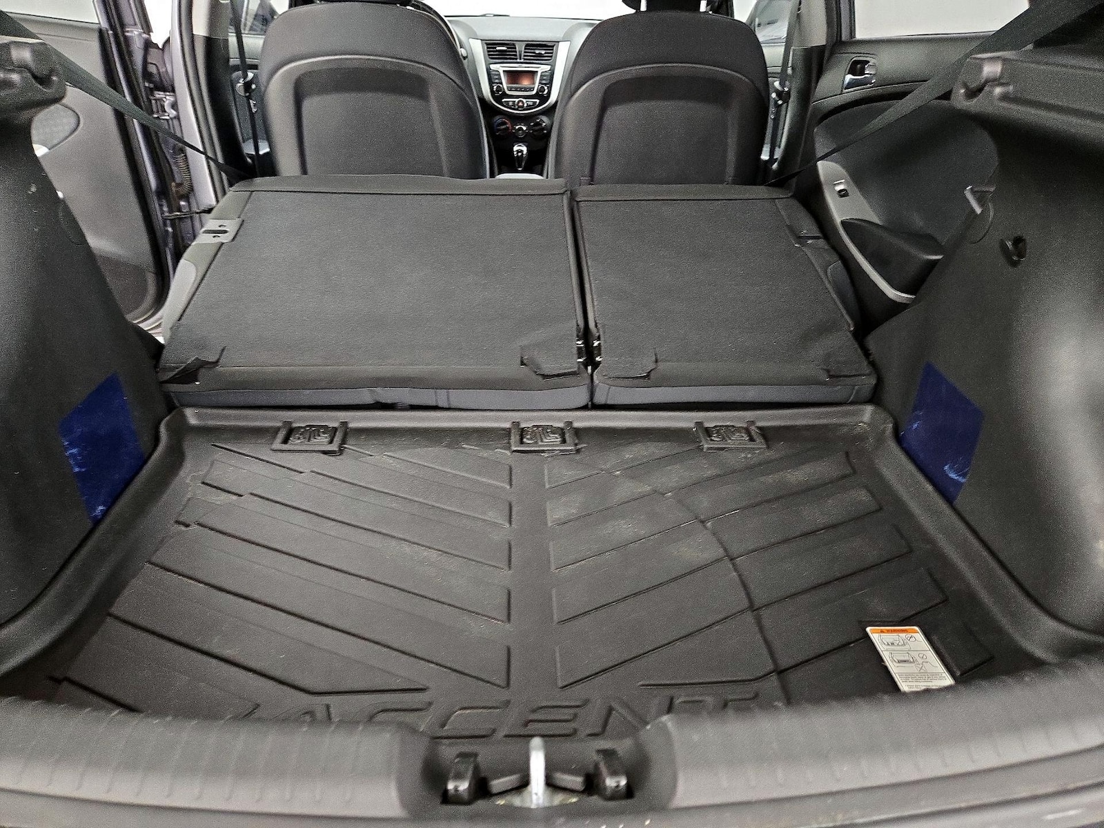 2014 Hyundai Accent SE - Photo 21