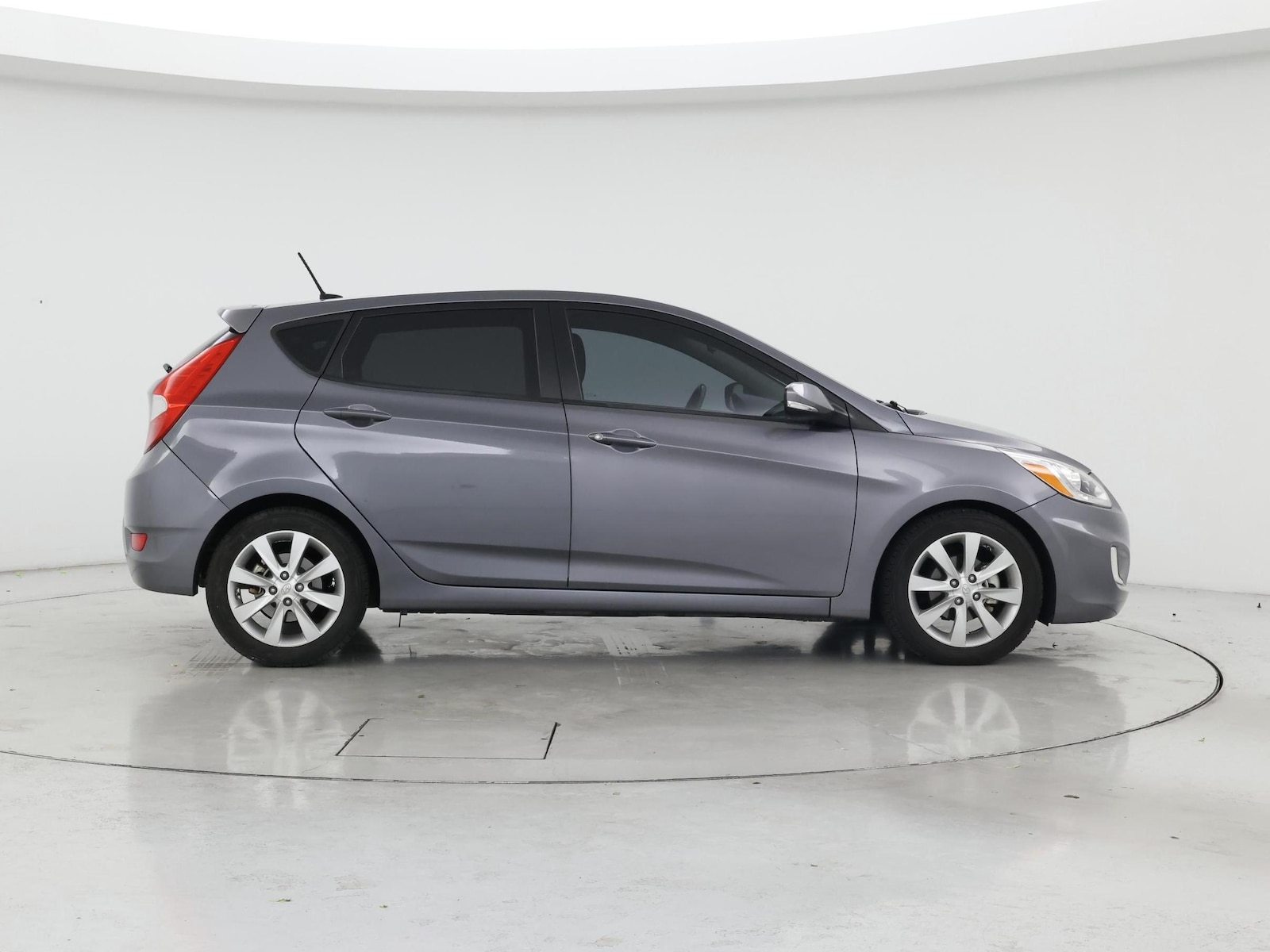 2014 Hyundai Accent SE - Photo 8