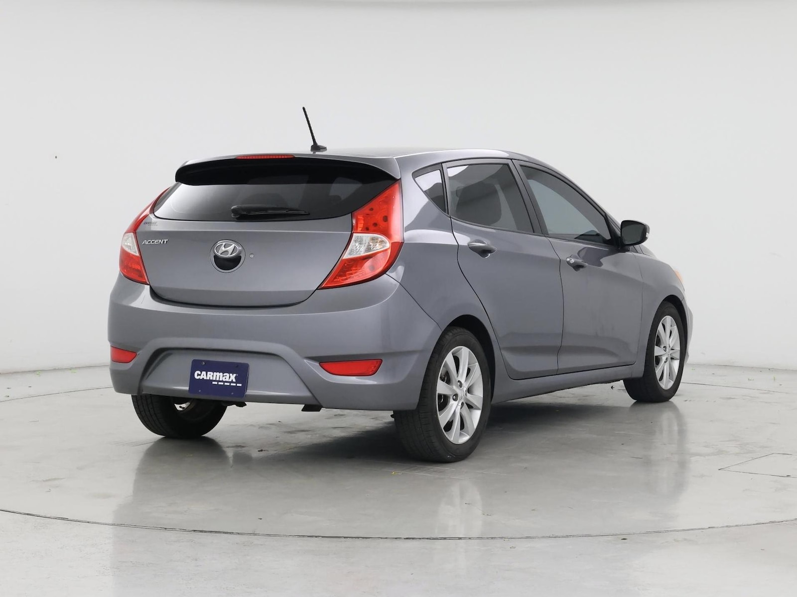 2014 Hyundai Accent SE - Photo 9