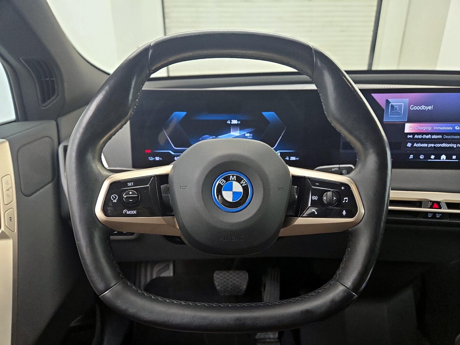 Thumbnail: 2024 BMW iX - 10