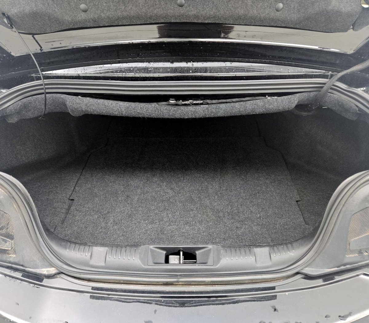 Trunk/Cargo (Seats Up)