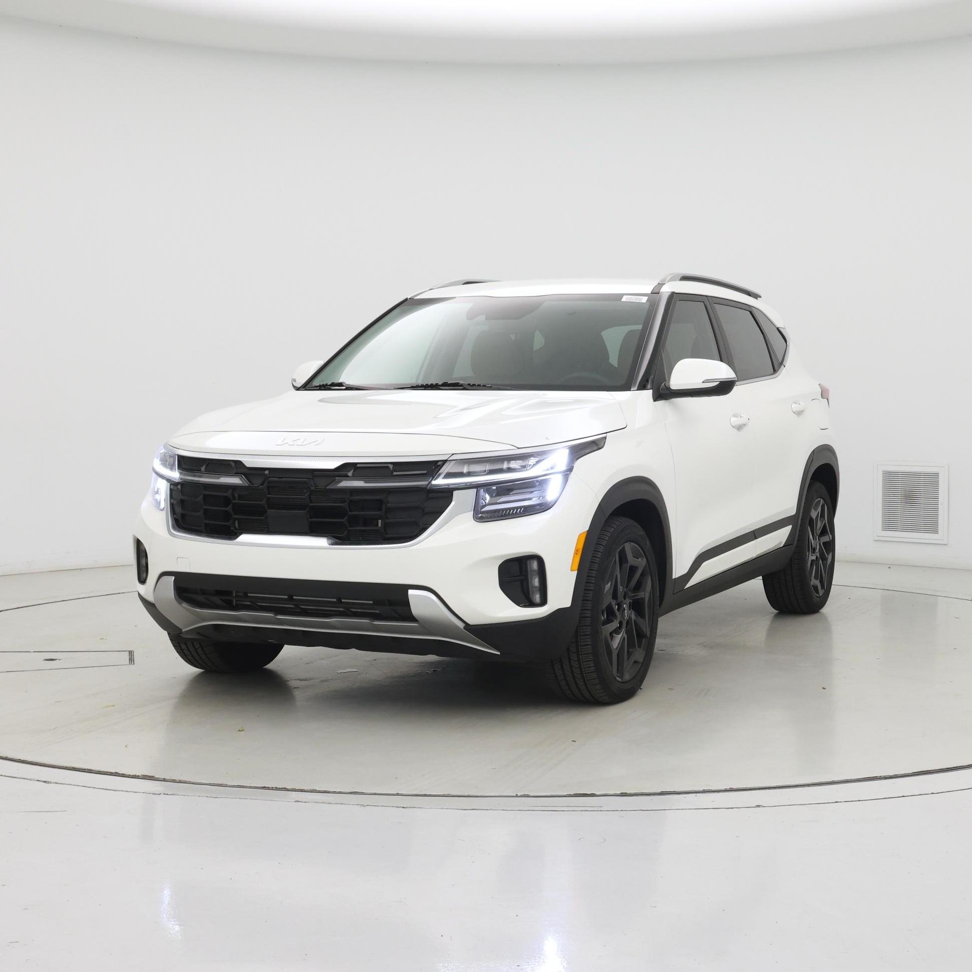 Thumbnail: 2024 Kia Seltos - 4