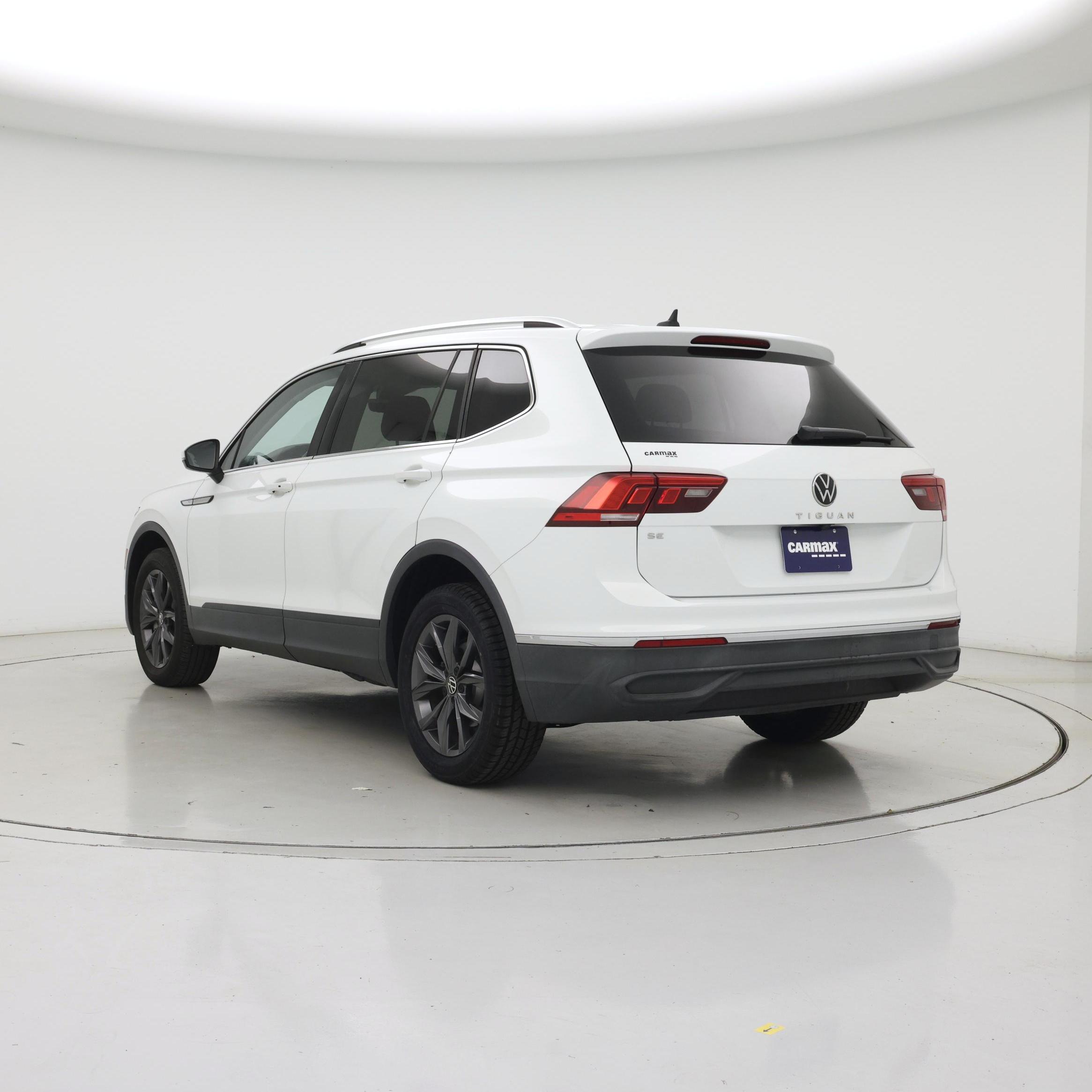 Thumbnail: 2022 Volkswagen Tiguan - 2