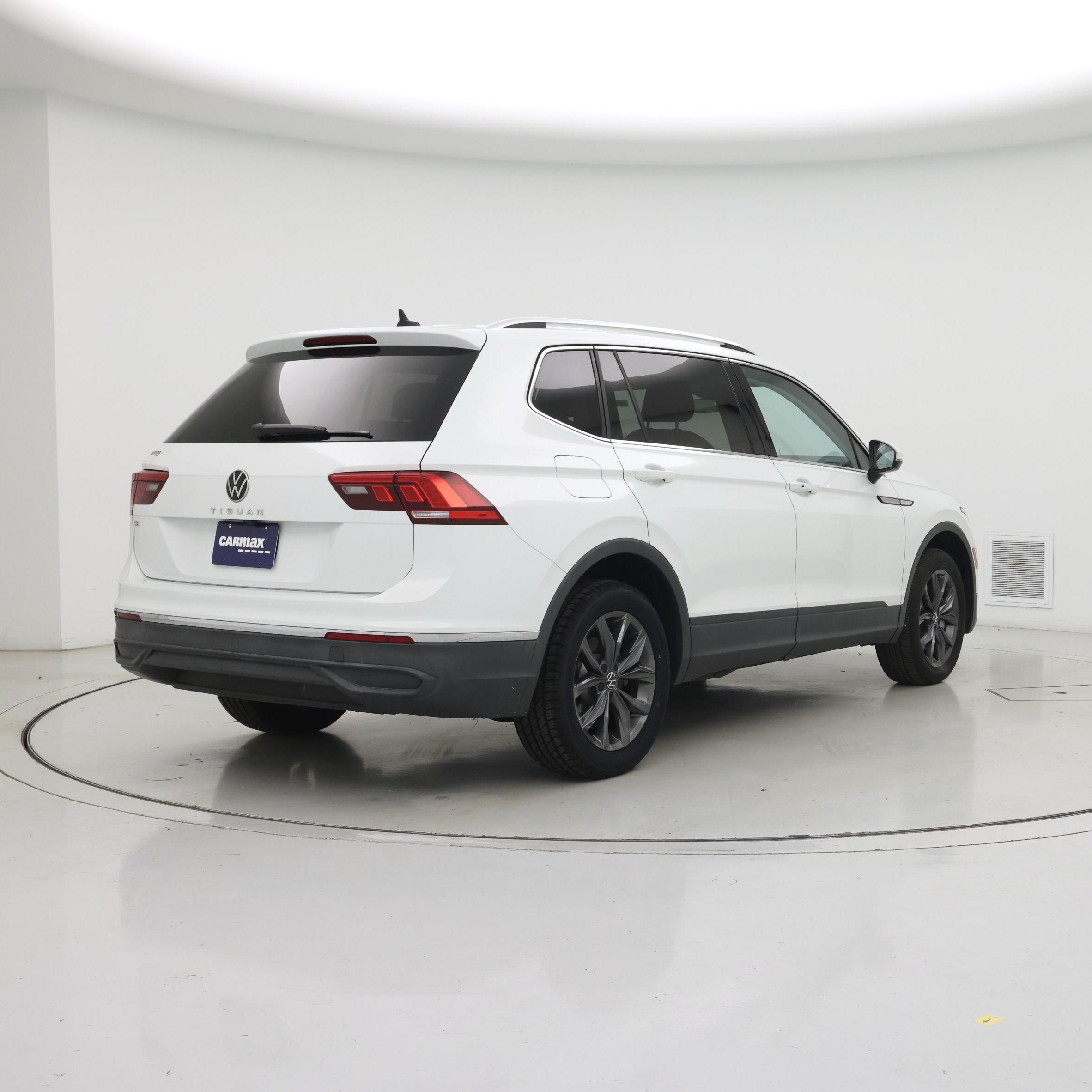 Thumbnail: 2022 Volkswagen Tiguan - 8