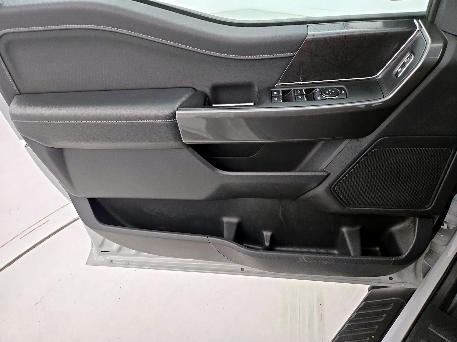 2023 Ford F-150 XLT - Photo 13