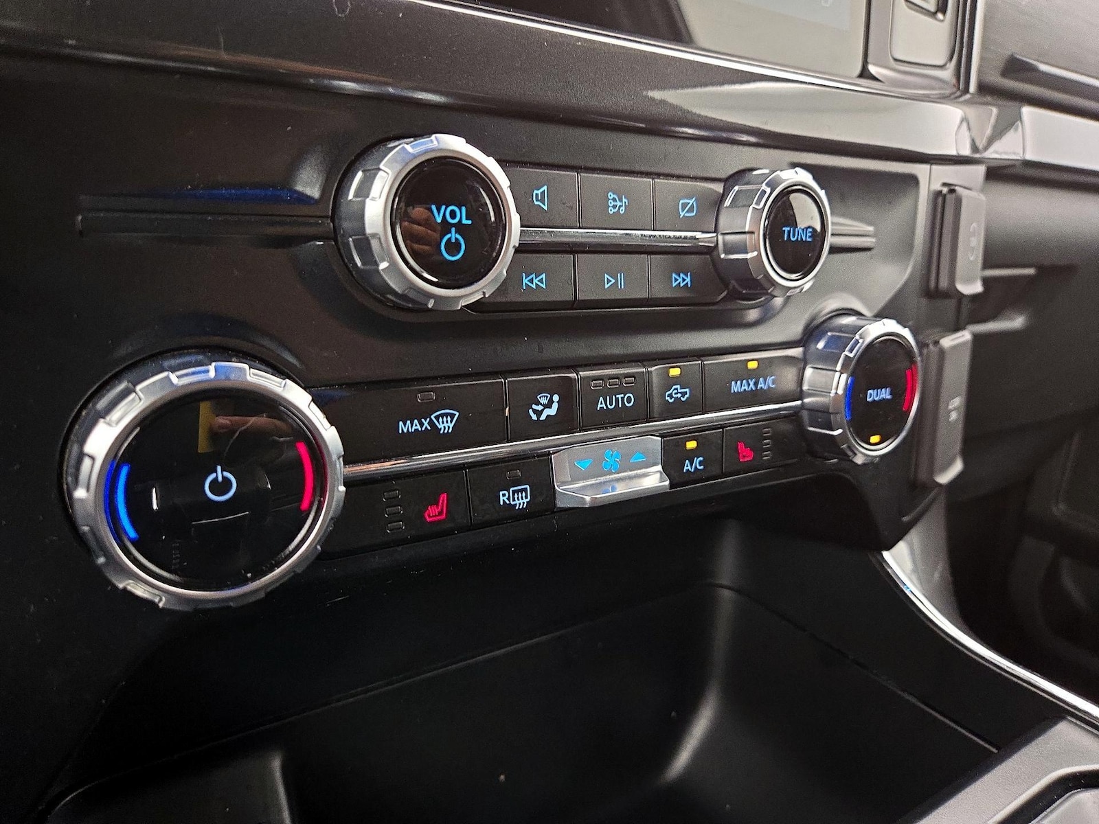 2023 Ford F-150 XLT - Photo 18