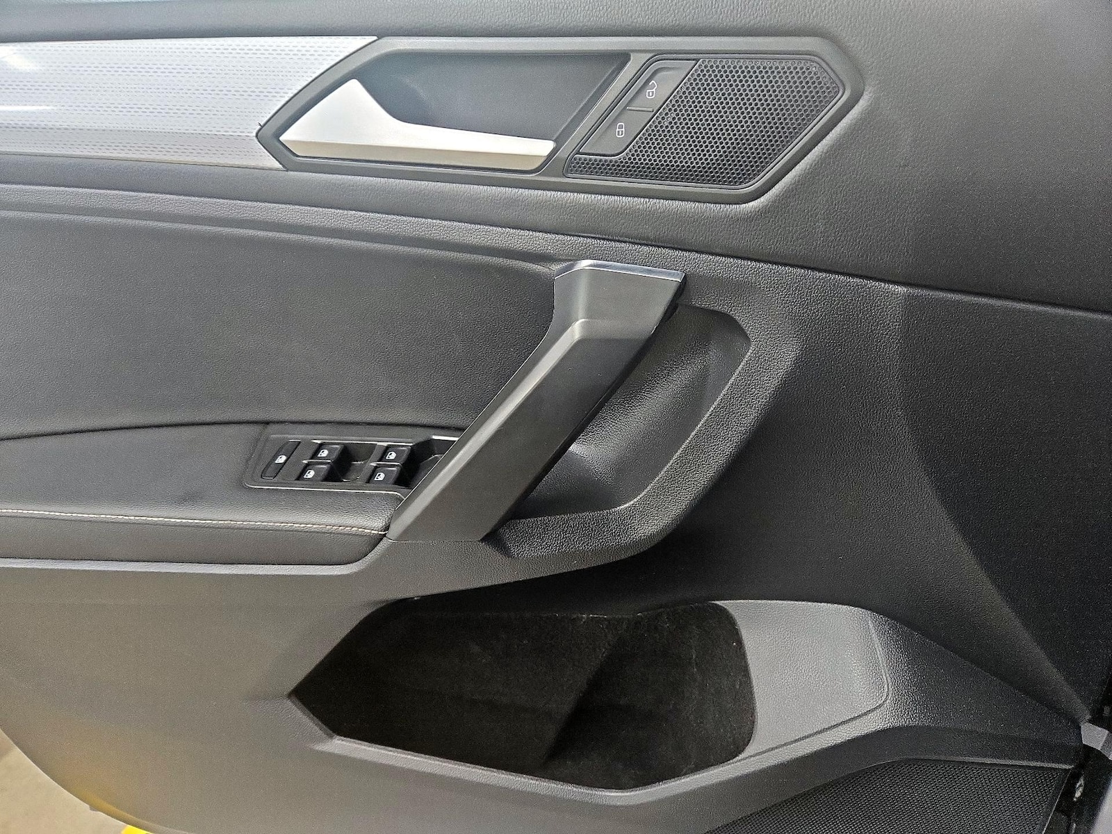 2023 Volkswagen Tiguan S - Photo 13
