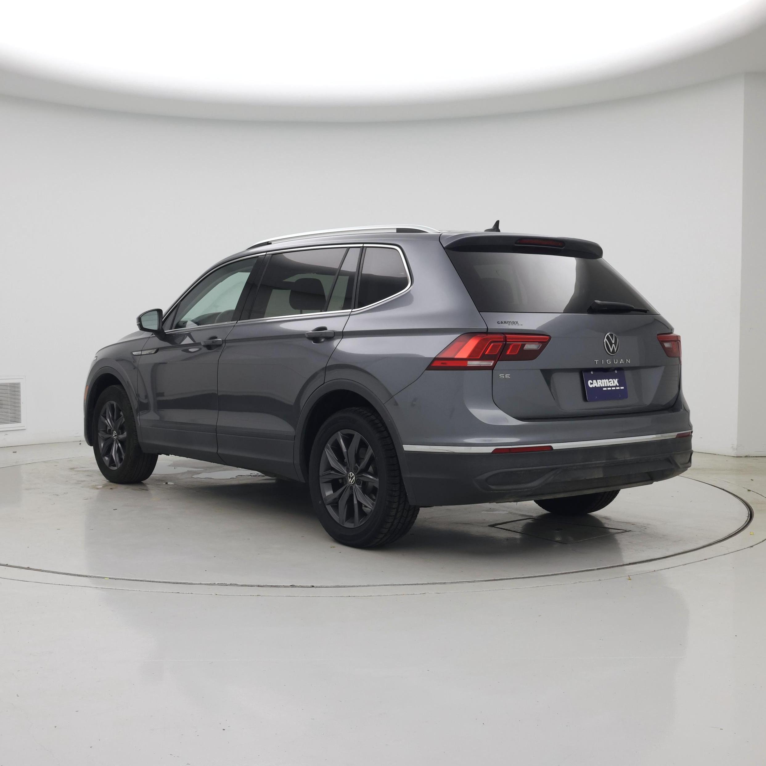 Thumbnail: 2023 Volkswagen Tiguan - 2
