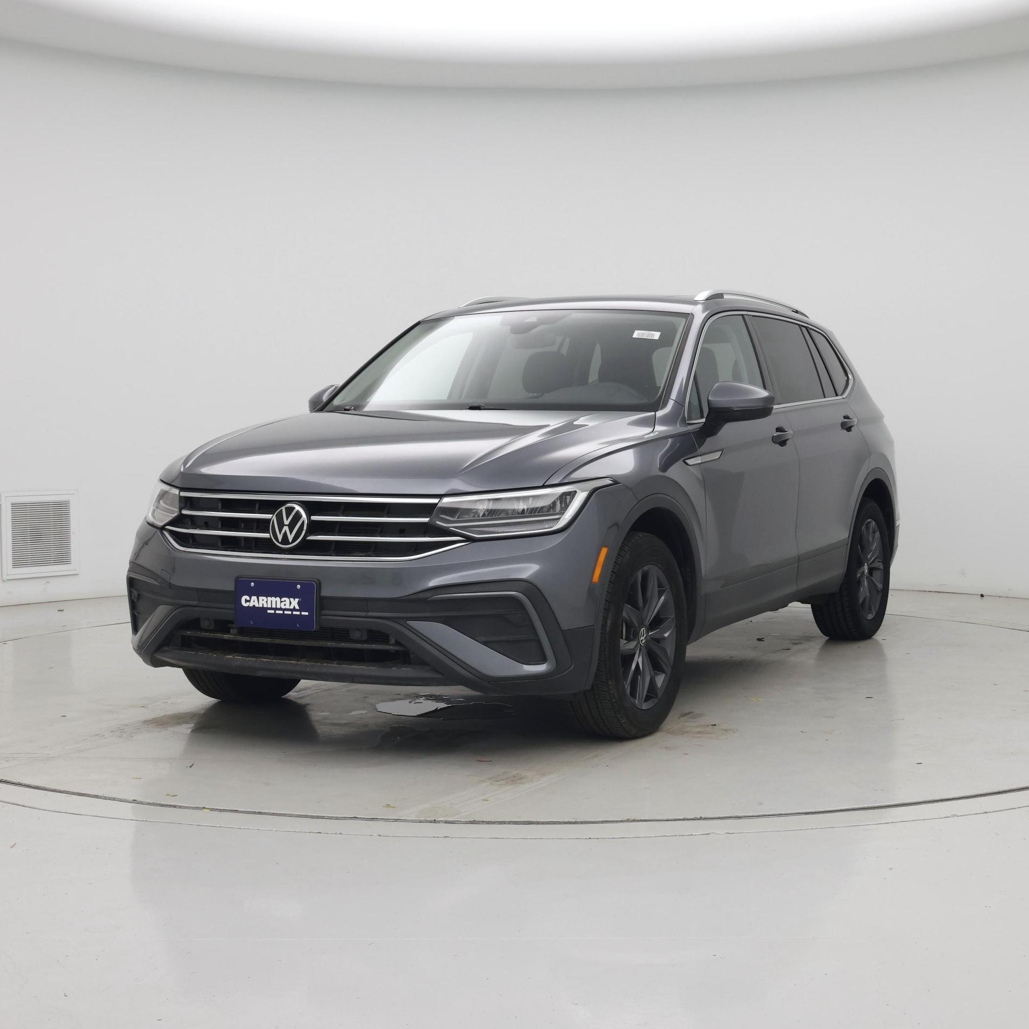 Thumbnail: 2023 Volkswagen Tiguan - 4