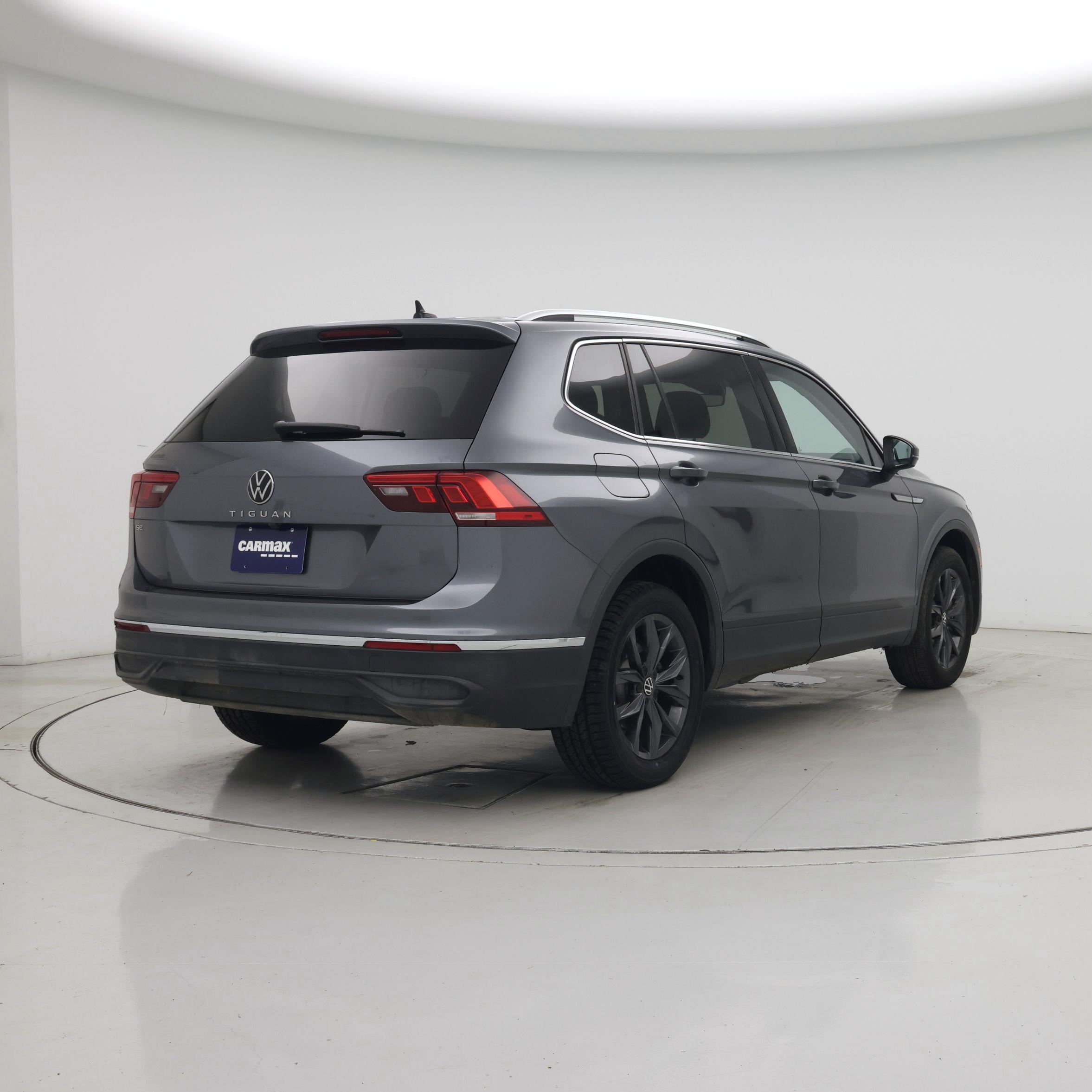 Thumbnail: 2023 Volkswagen Tiguan - 8