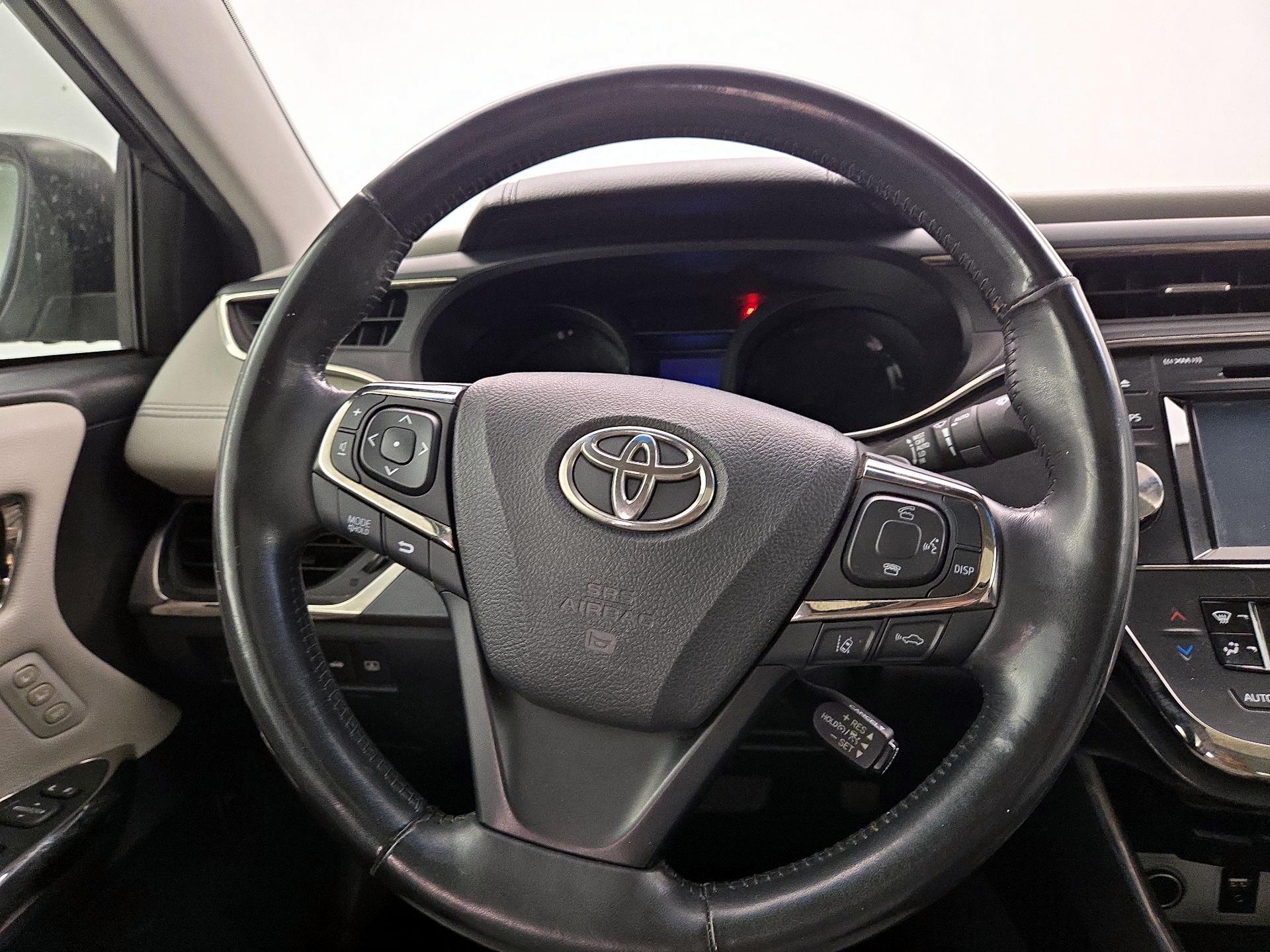 Thumbnail: 2017 Toyota Avalon - 10