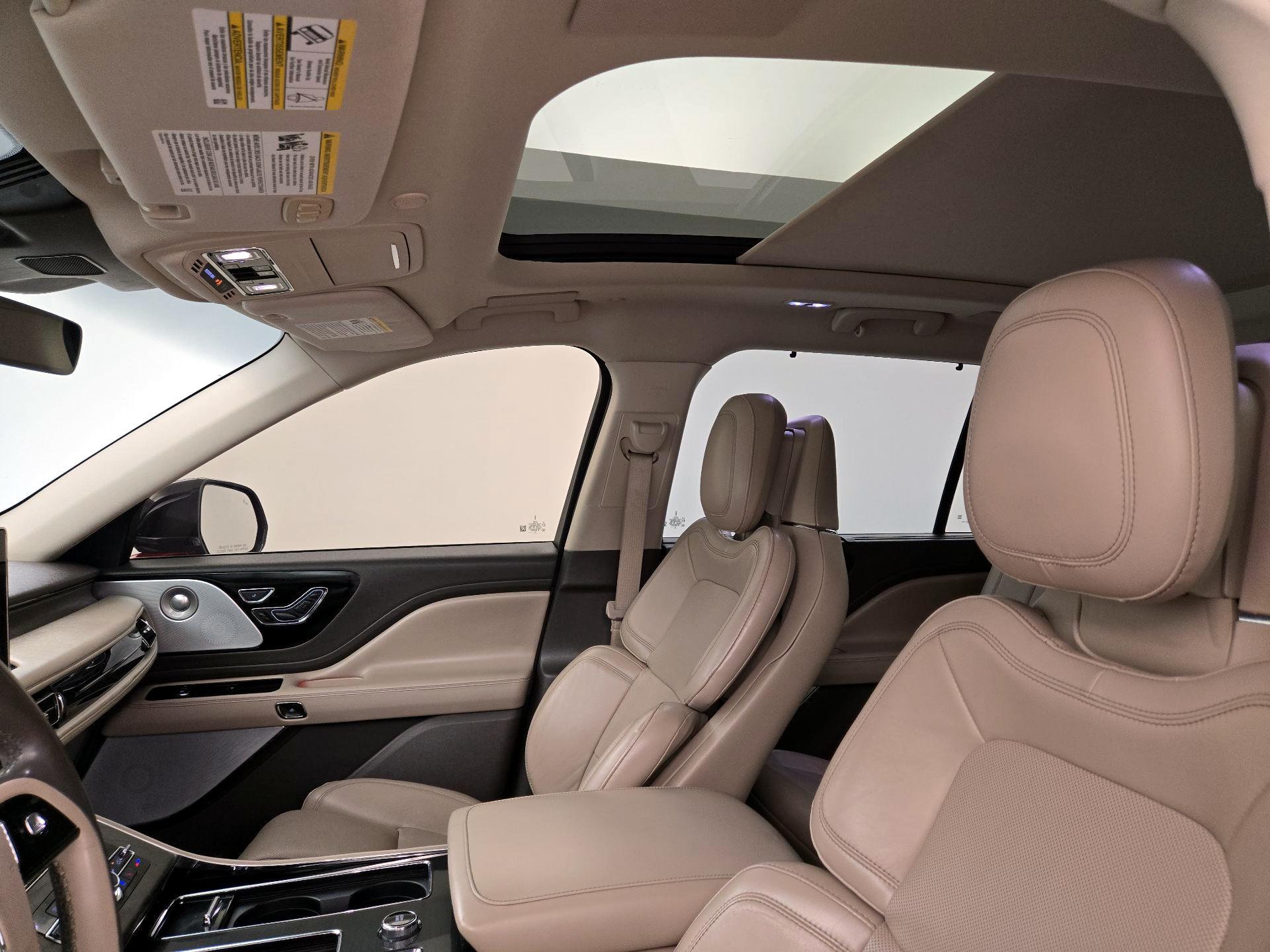 Thumbnail: 2020 Lincoln Aviator - 19