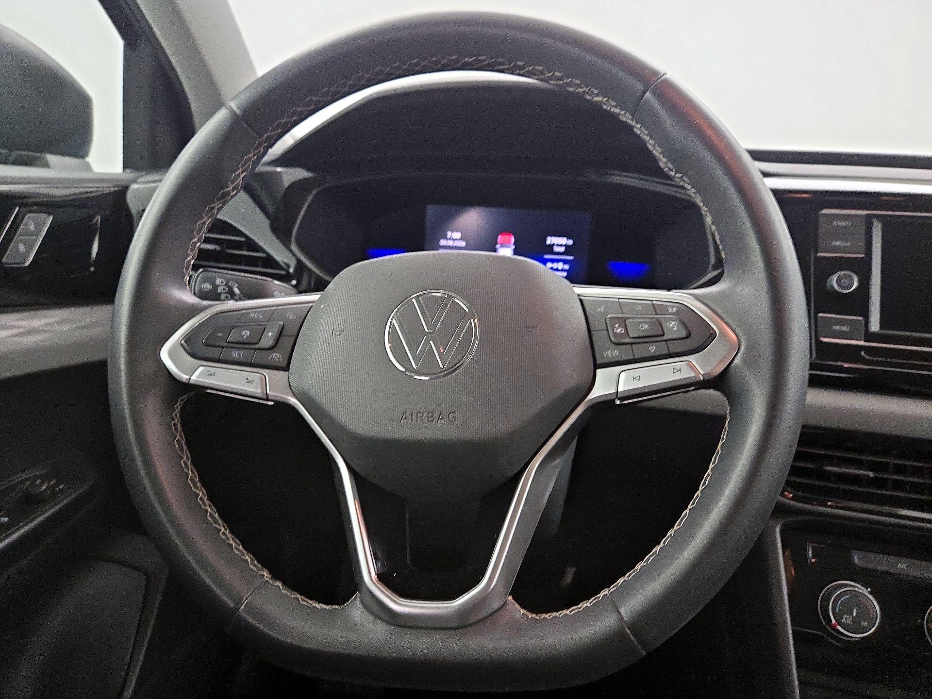 Thumbnail: 2023 Volkswagen Taos - 10