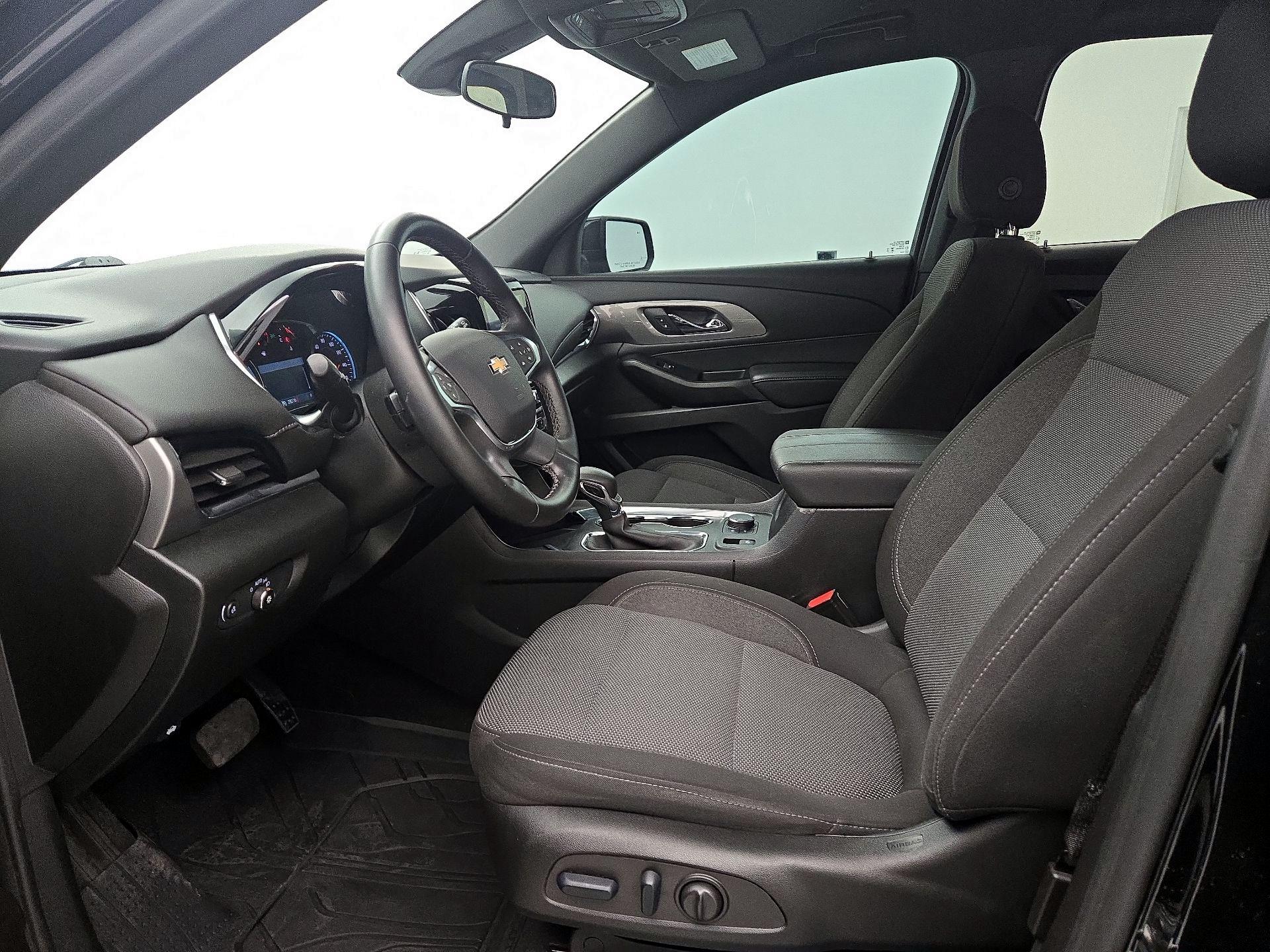 Thumbnail: 2023 Chevrolet Traverse - 11