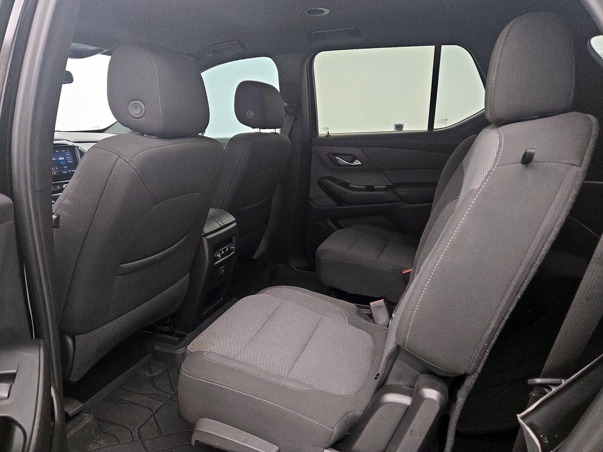 Thumbnail: 2023 Chevrolet Traverse - 19