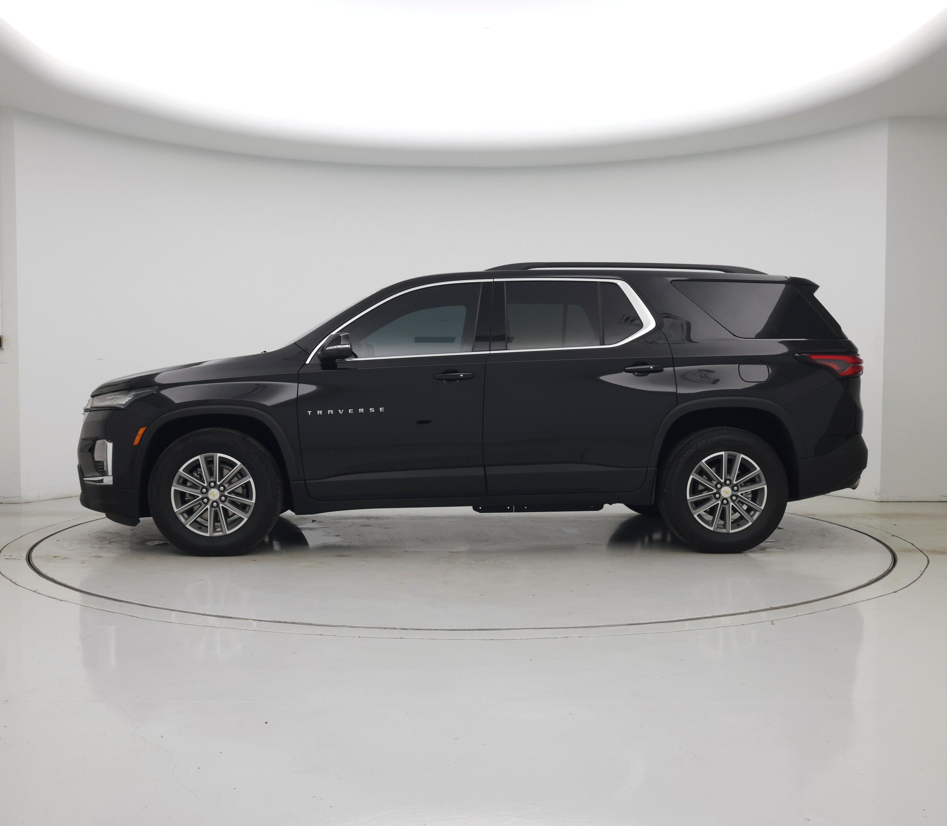 Thumbnail: 2023 Chevrolet Traverse - 3
