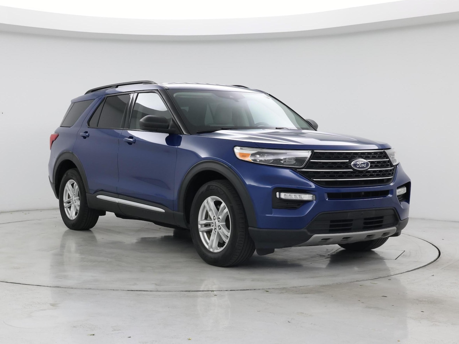 2021 Ford Explorer XLT - Photo 2