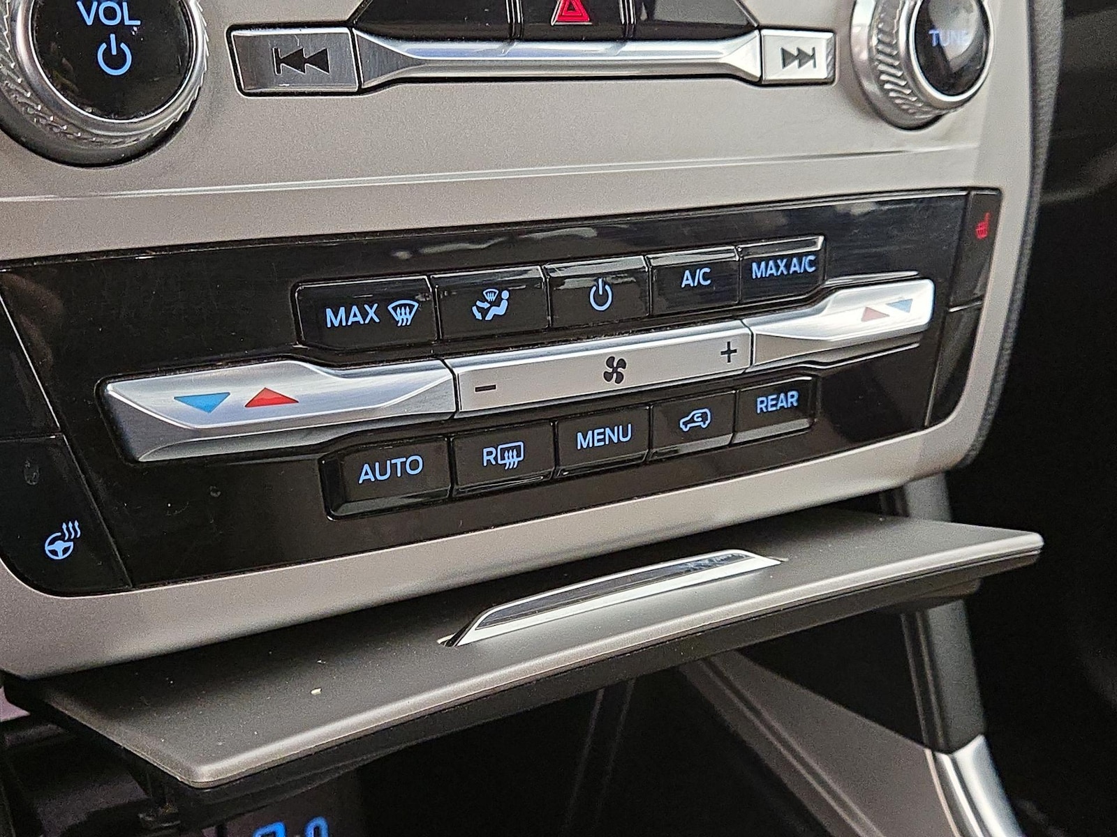 2021 Ford Explorer XLT - Photo 17