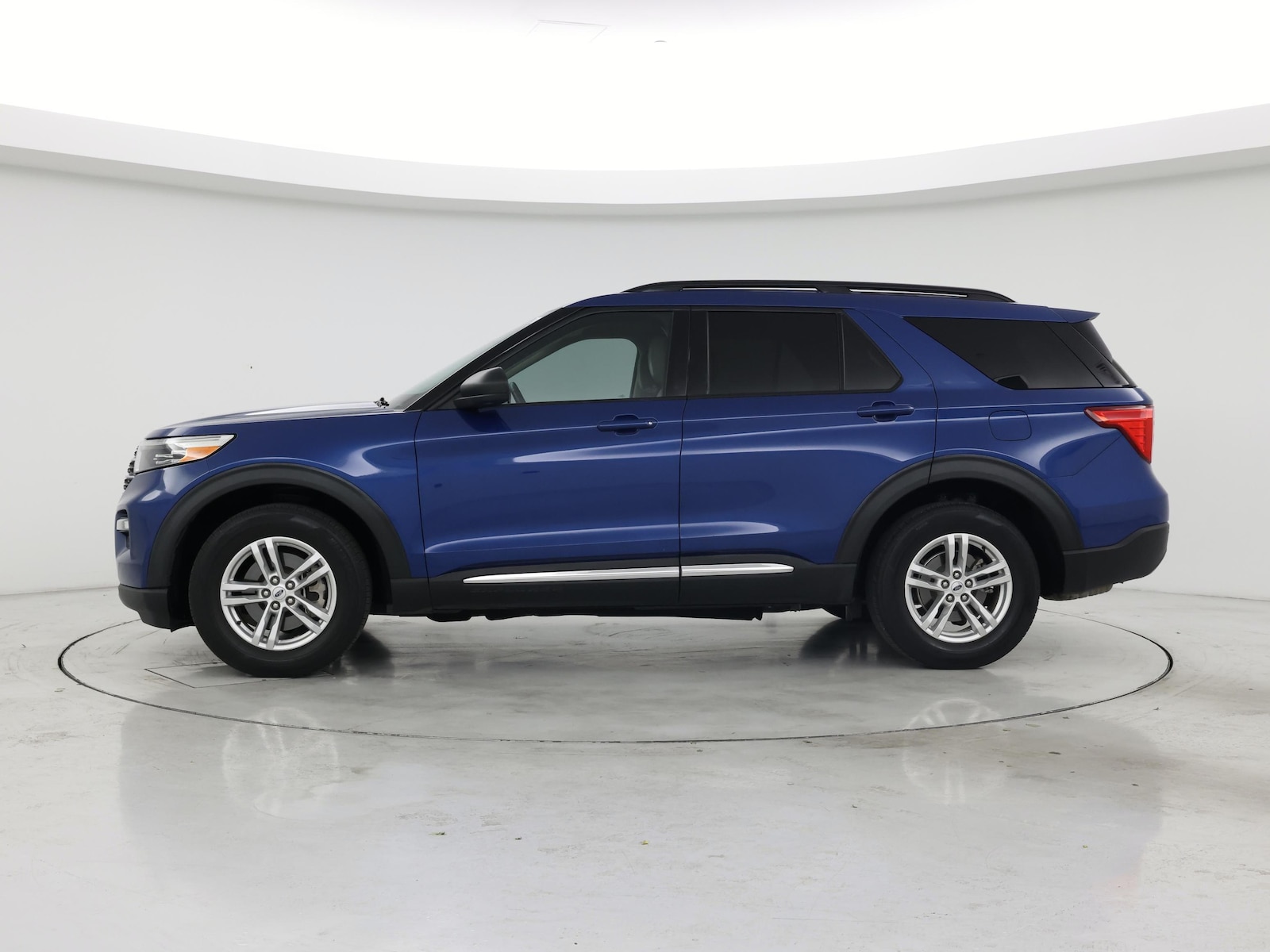 2021 Ford Explorer XLT - Photo 4