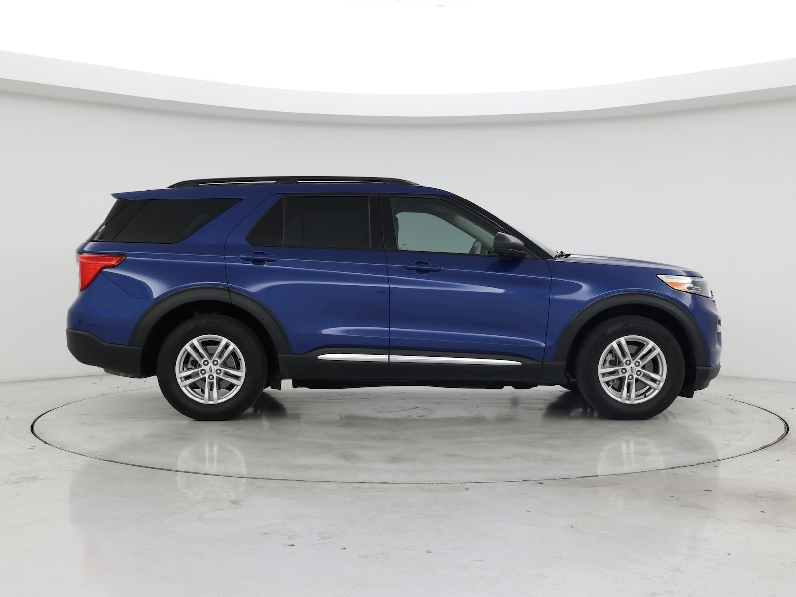 2021 Ford Explorer XLT - Photo 8