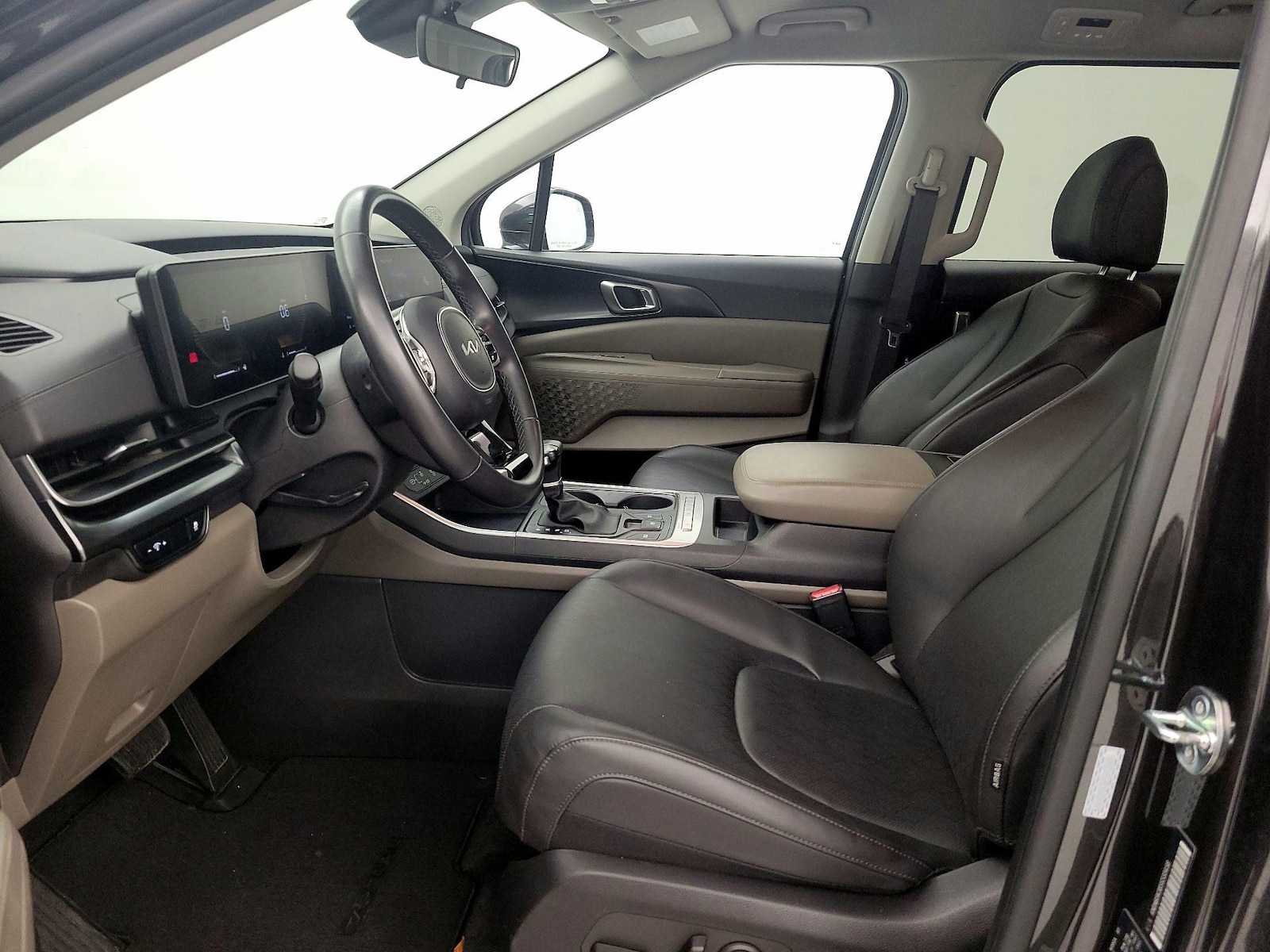 2025 Kia Carnival LXS - Photo 12