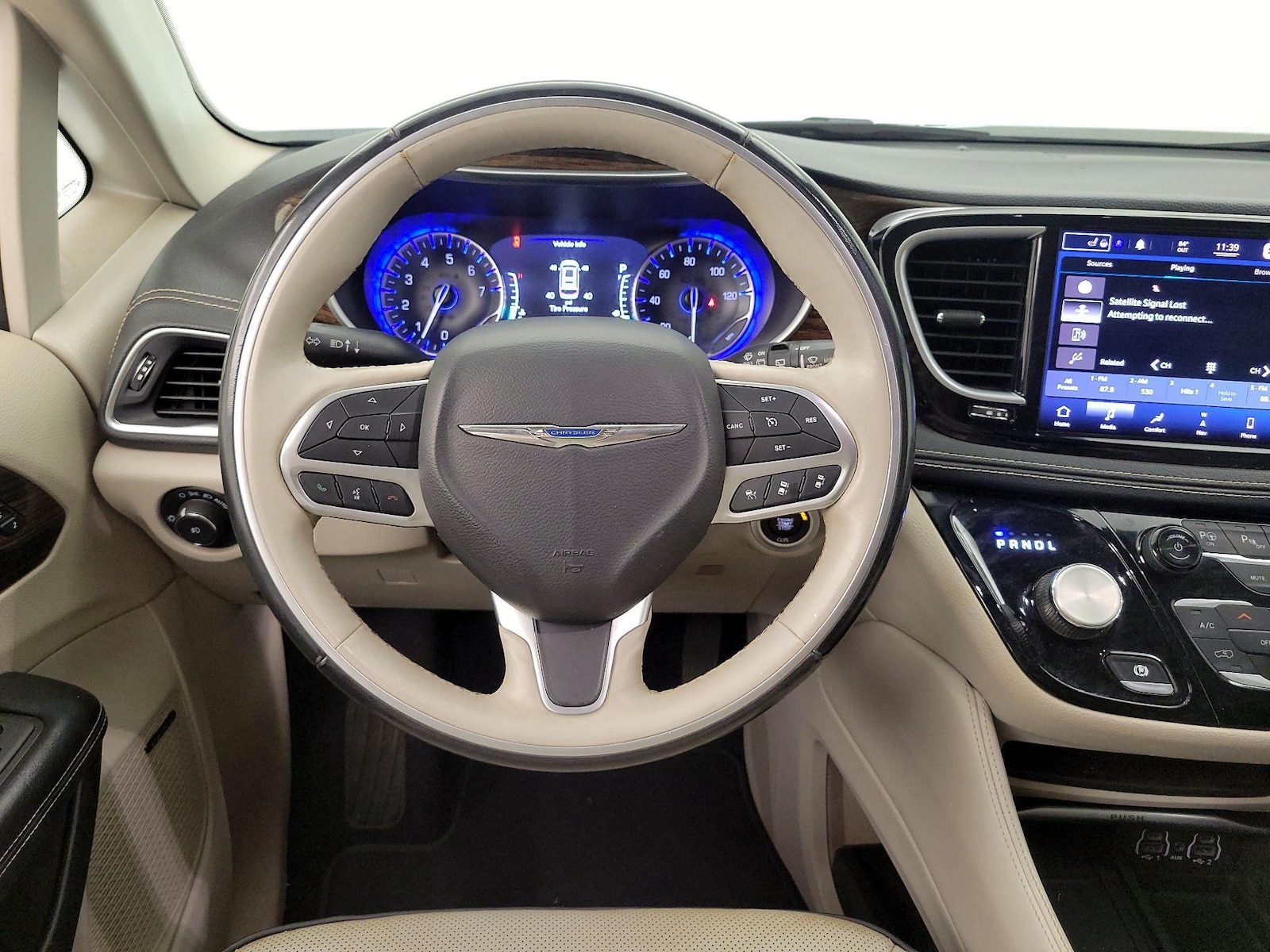 2021 Chrysler Pacifica Limited - Photo 11