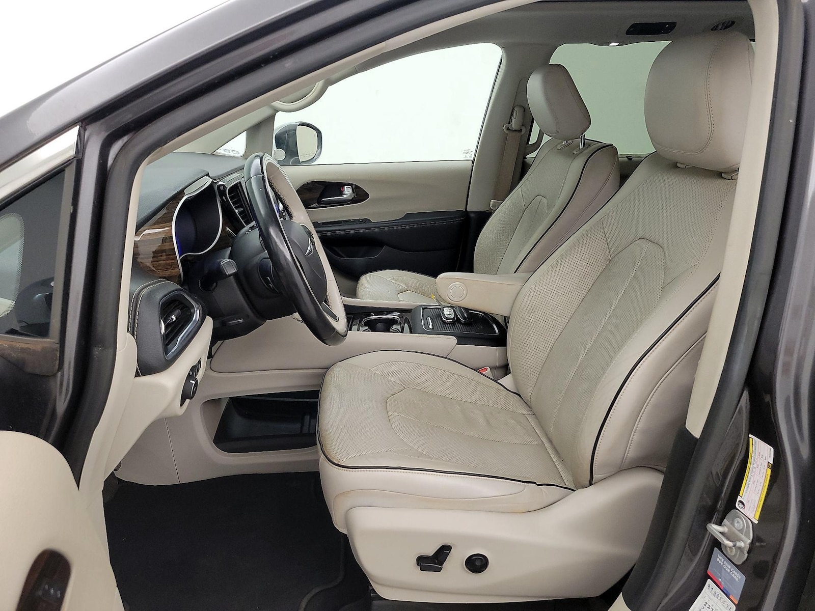 2021 Chrysler Pacifica Limited - Photo 12