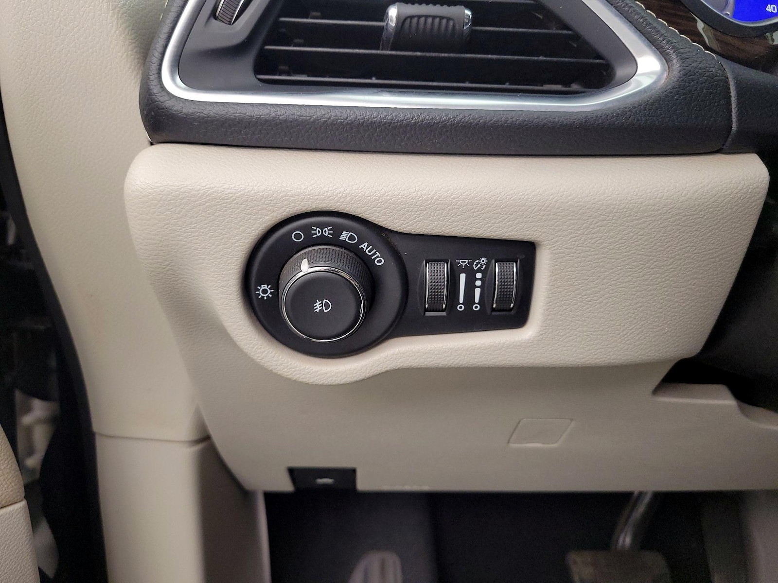 2021 Chrysler Pacifica Limited - Photo 14