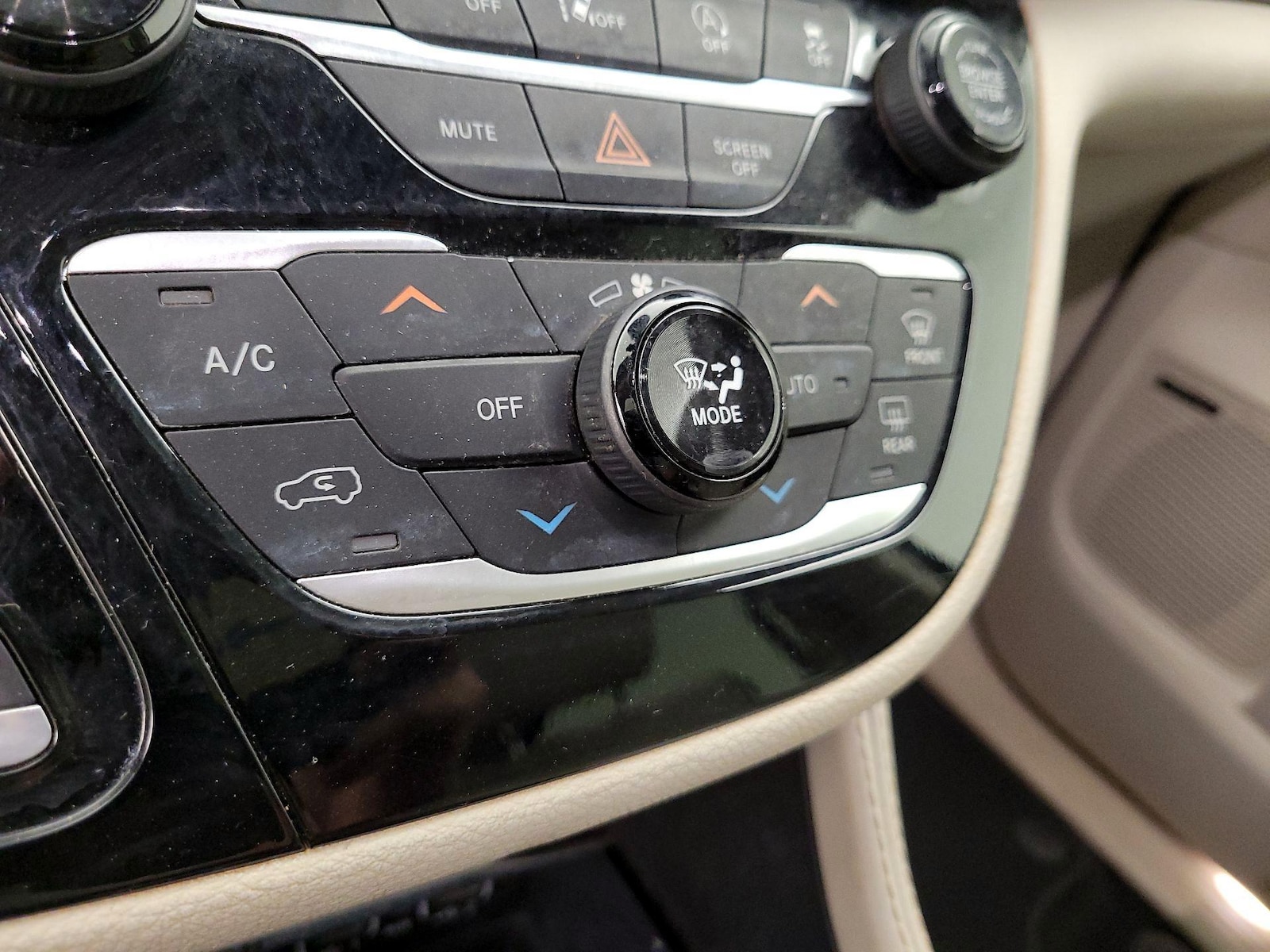 2021 Chrysler Pacifica Limited - Photo 17