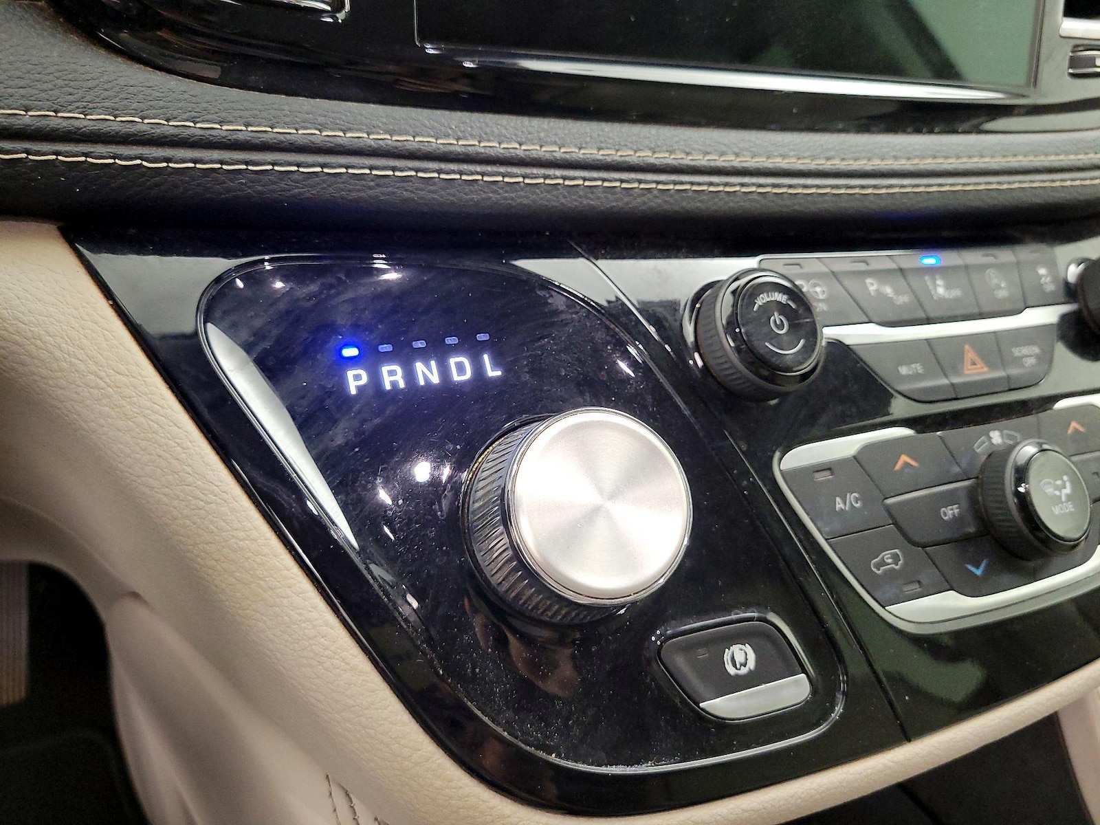 2021 Chrysler Pacifica Limited - Photo 18