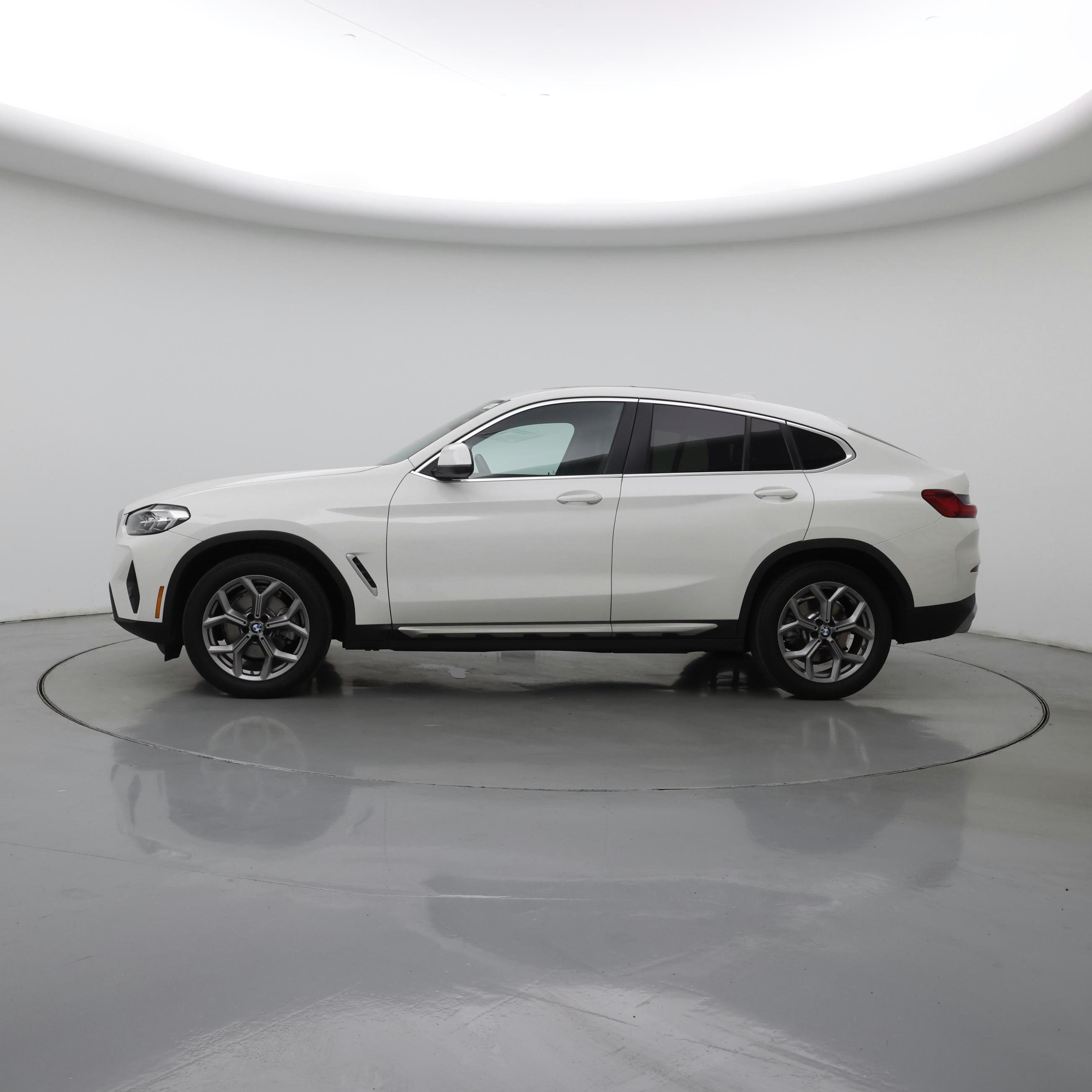 Thumbnail: 2023 BMW X4 - 3