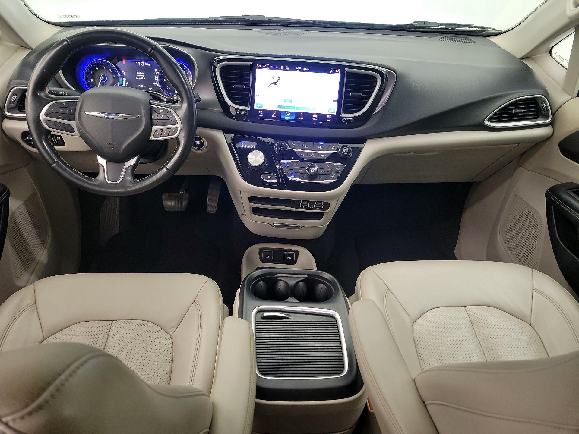 Thumbnail: 2021 Chrysler Pacifica - 9