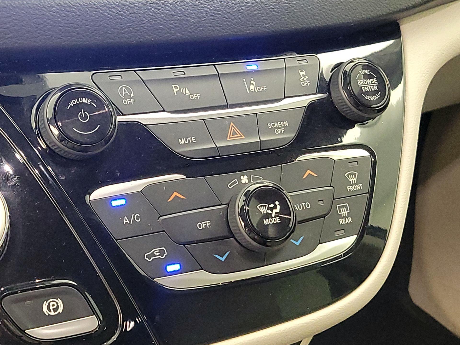 Thumbnail: 2021 Chrysler Pacifica - 14