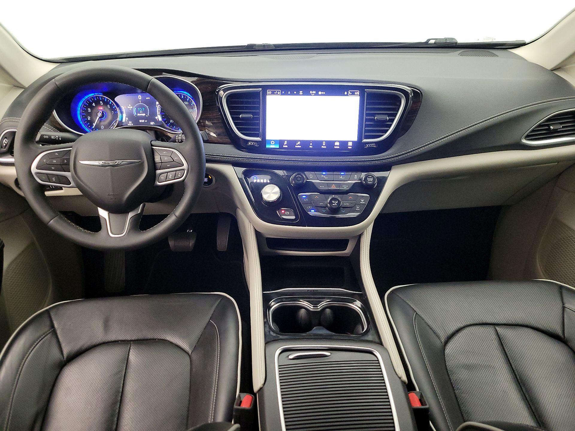 Thumbnail: 2023 Chrysler Pacifica - 9