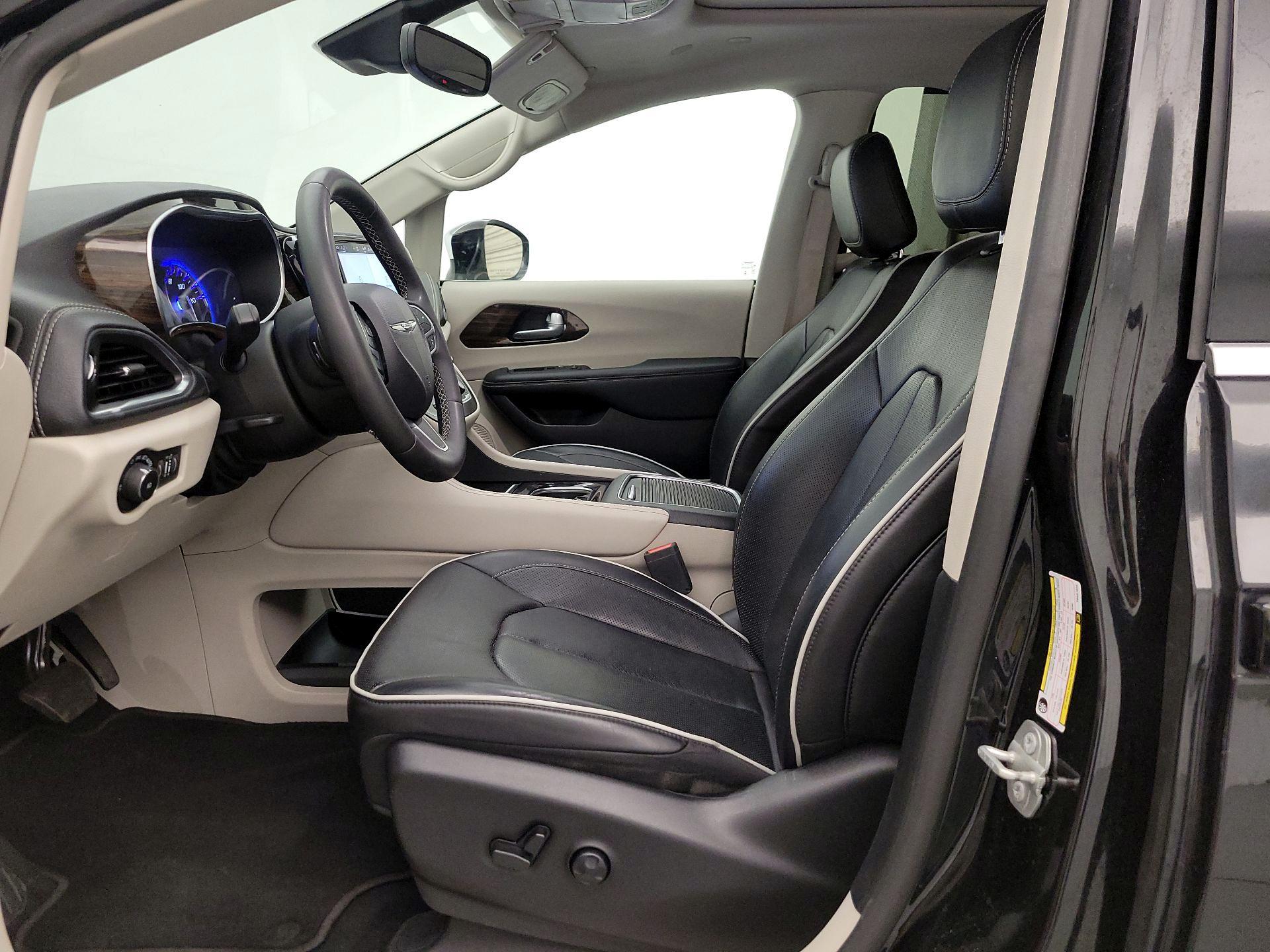 Thumbnail: 2023 Chrysler Pacifica - 11
