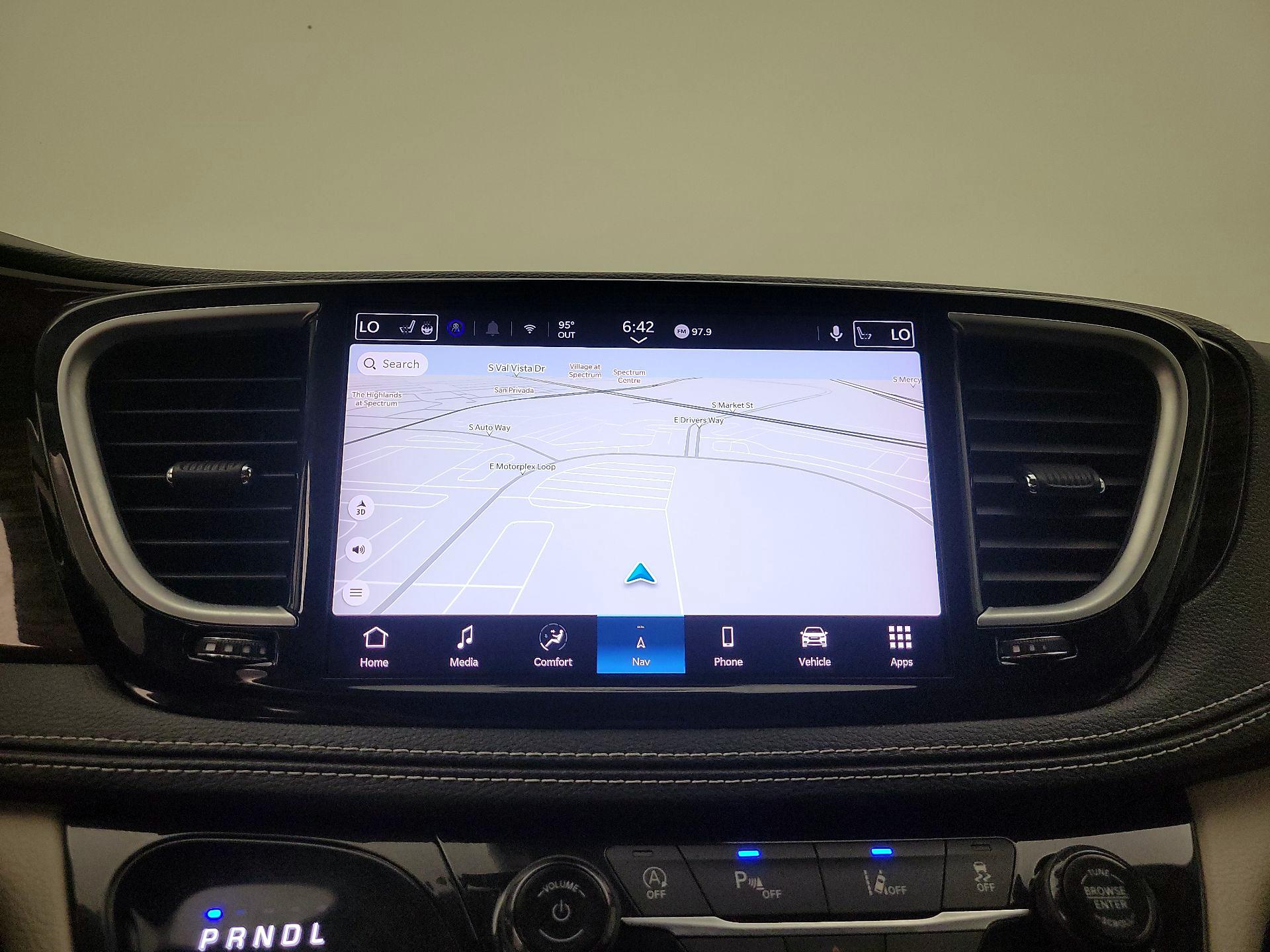 Thumbnail: 2023 Chrysler Pacifica - 14