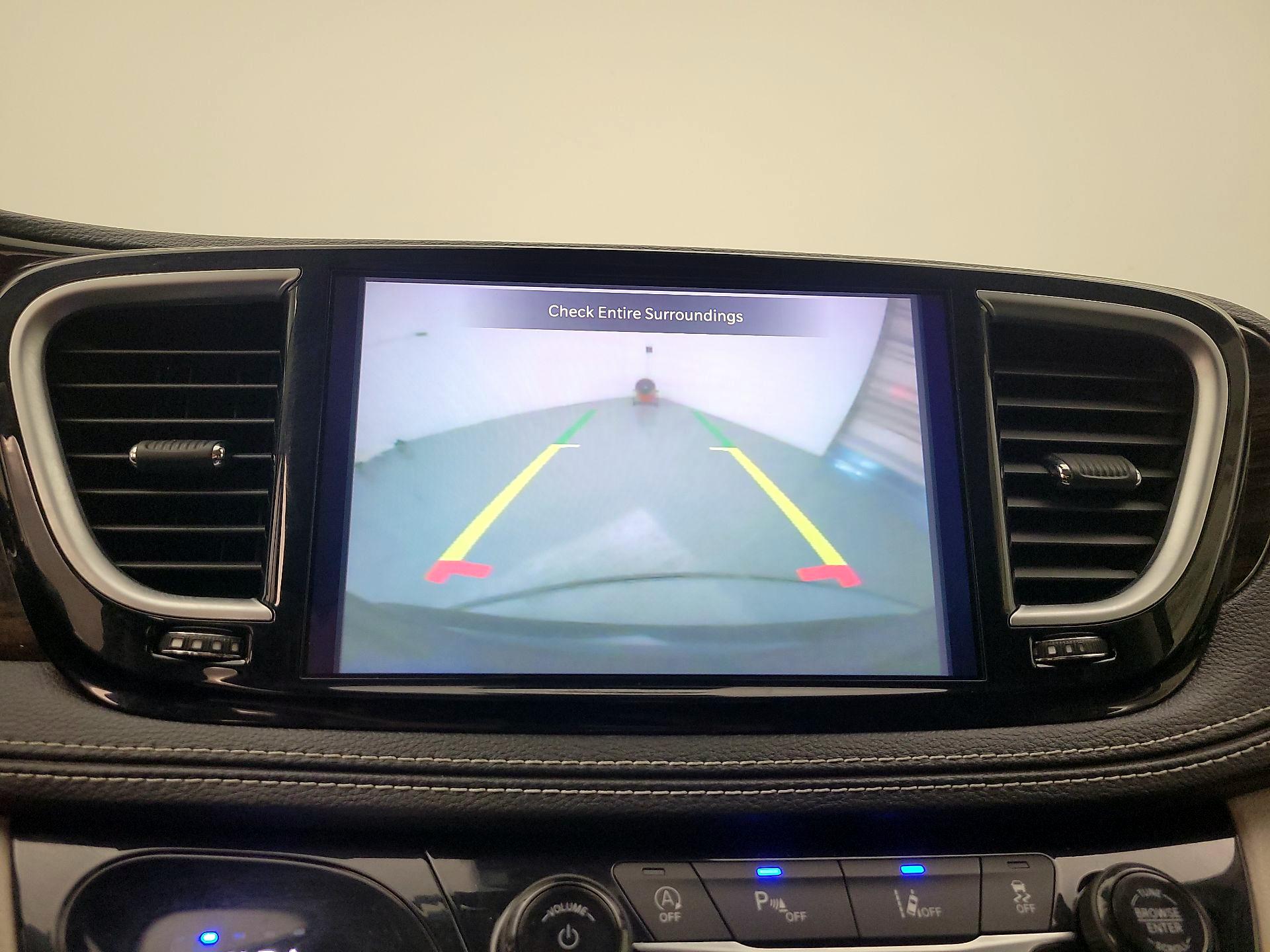 Thumbnail: 2023 Chrysler Pacifica - 15