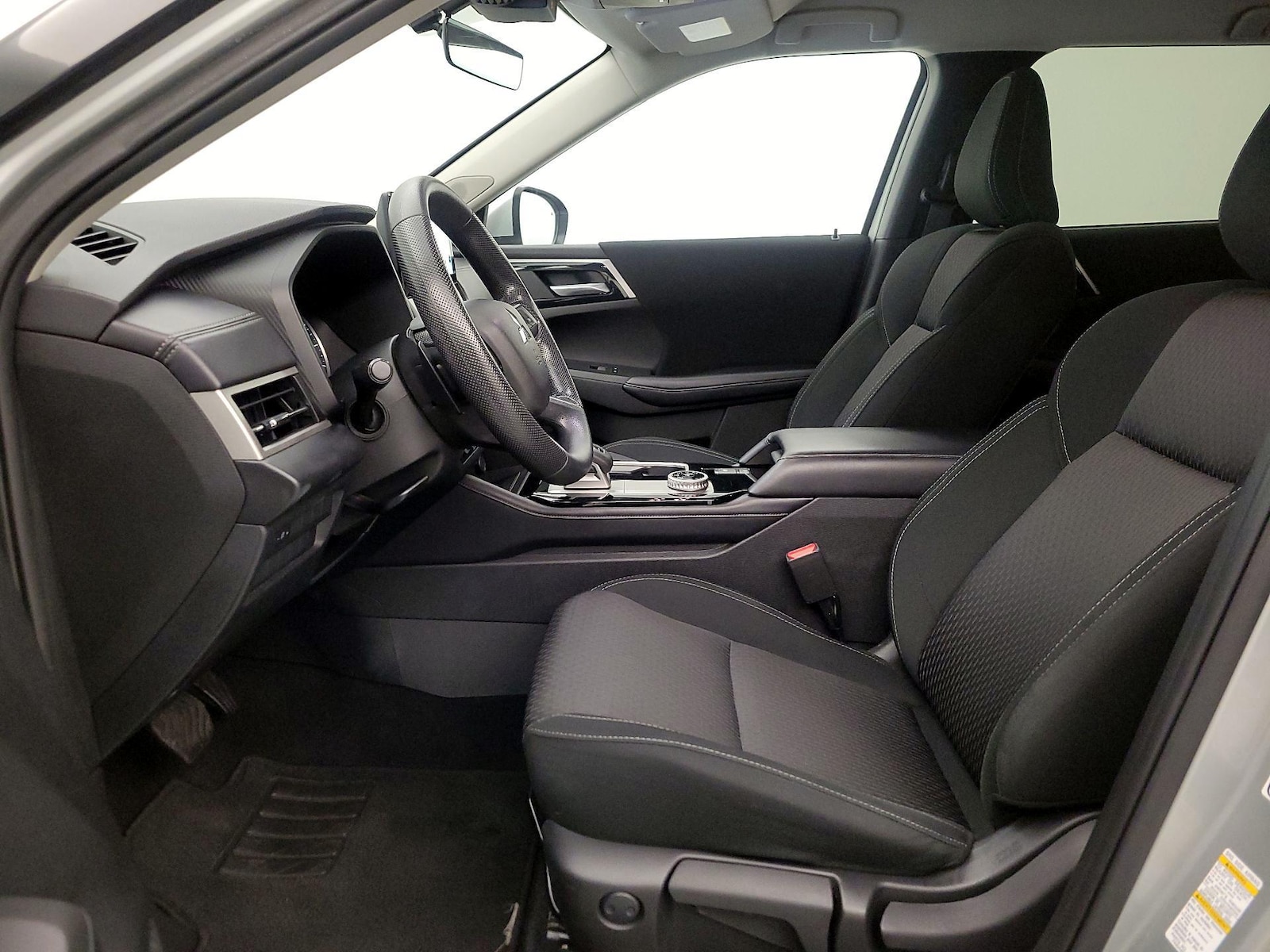 2025 Mitsubishi Outlander ES - Photo 12